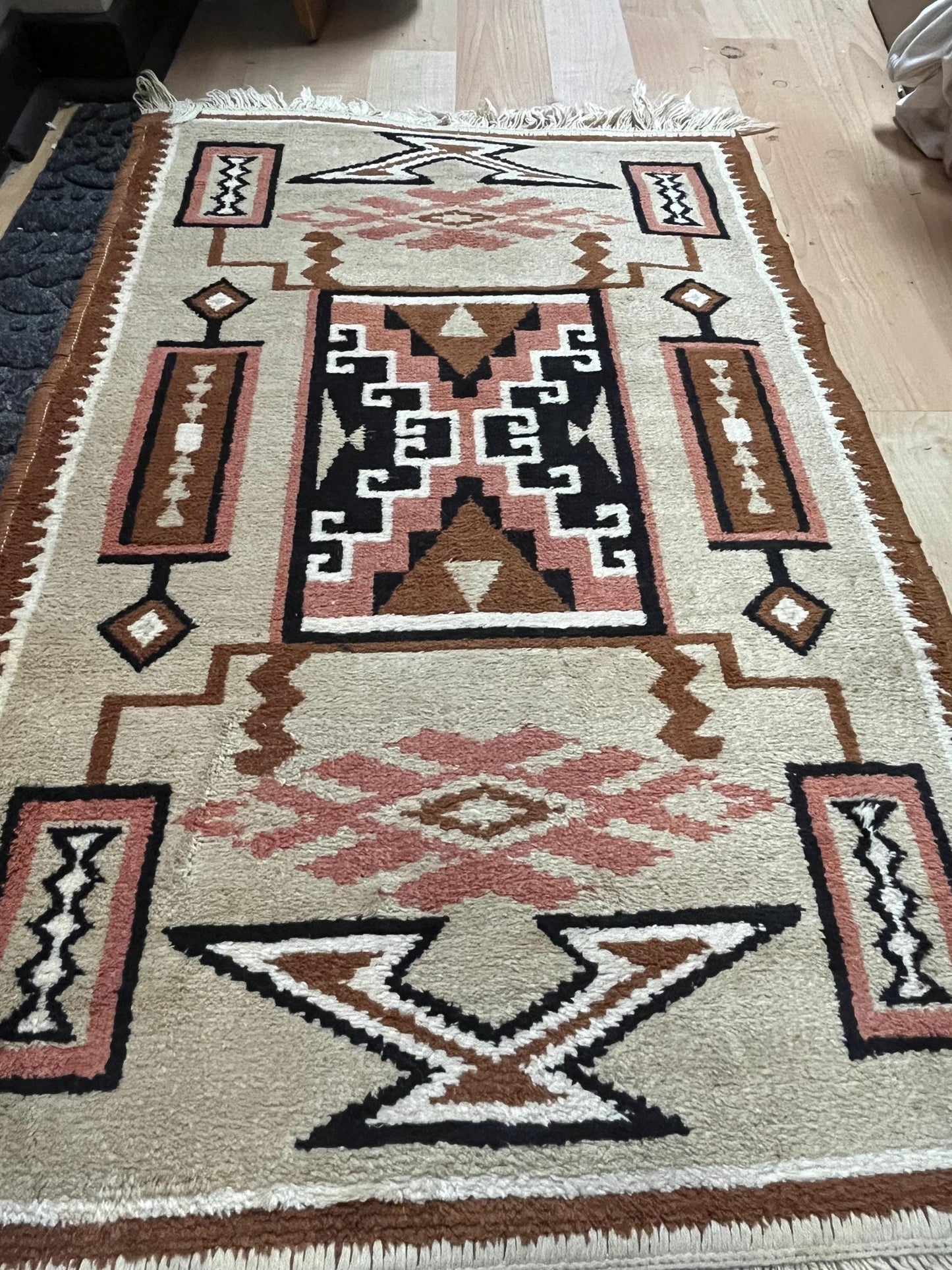 Lovely 37 x 21 vintage Navajo wool rug in almost perfect condition - great colours and imagery
