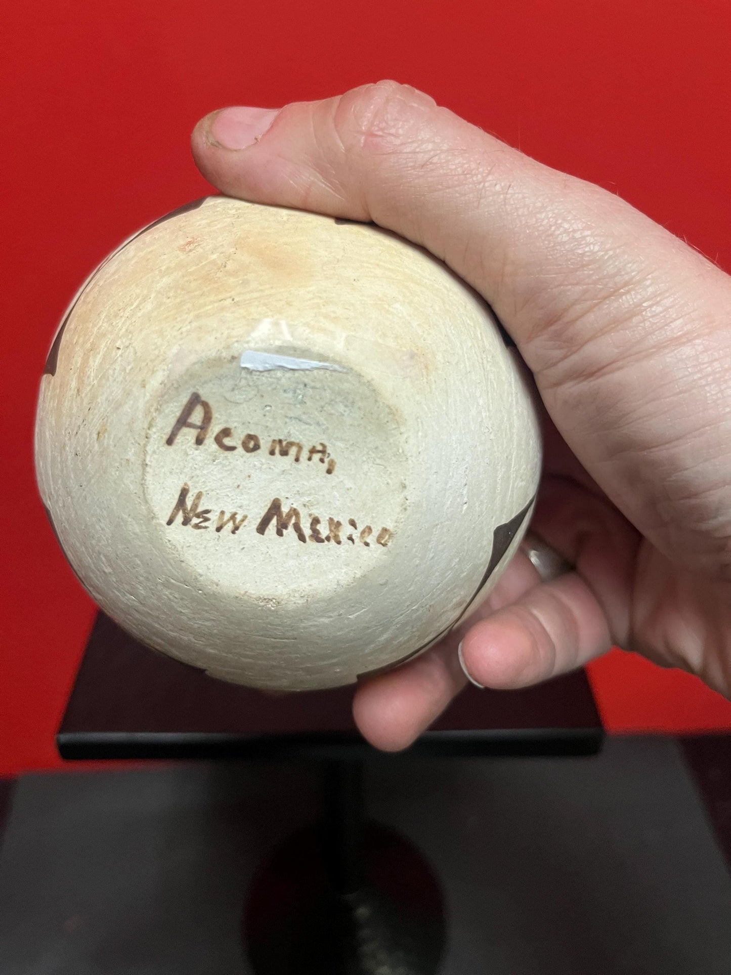 Beautiful ACOMA  New Mexico antique pottery vase  lovely design and great condition  value priced