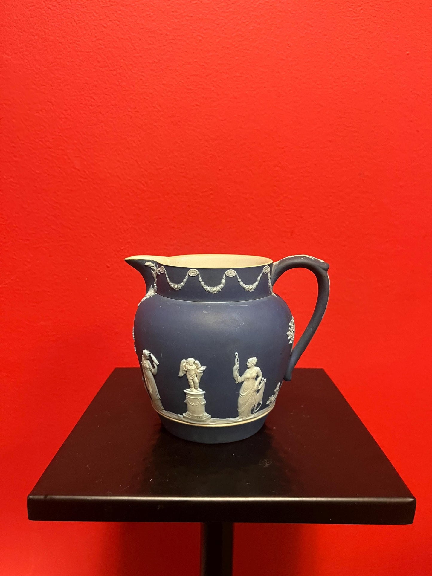 Lovely English and 4 1/2 inch tall Wedgewood jug  -  good condition  great value