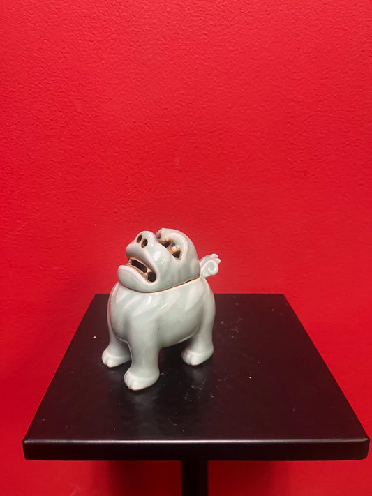 Lovely 4 inch high Chinese celadon foo dog box  - perfect condition cool small Chinese porcelain piece