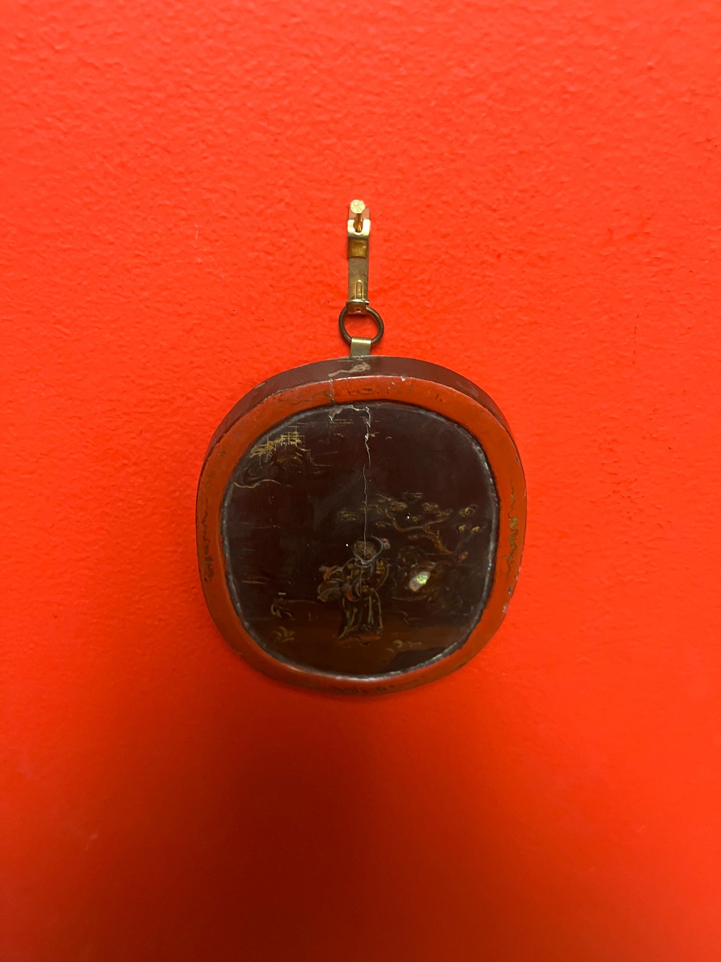 Wonderful 5 x 4 Chinese lacquer framed picture with abalone shell   wonderful detail and great gift ready to hang