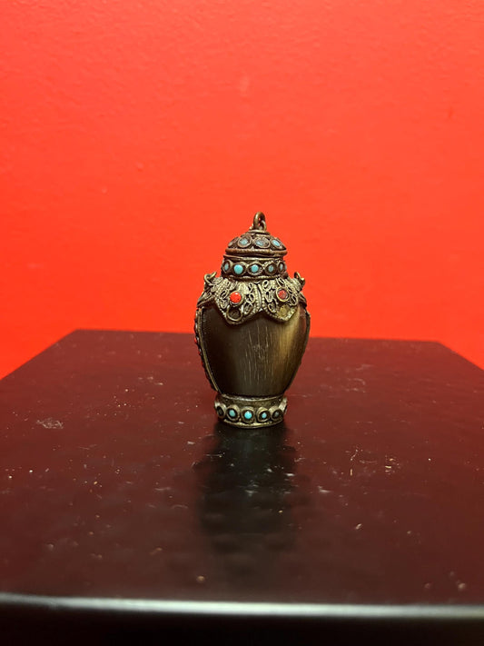 Amazing antique Tibetan horn and silver filigree snuff bottle with cartouches