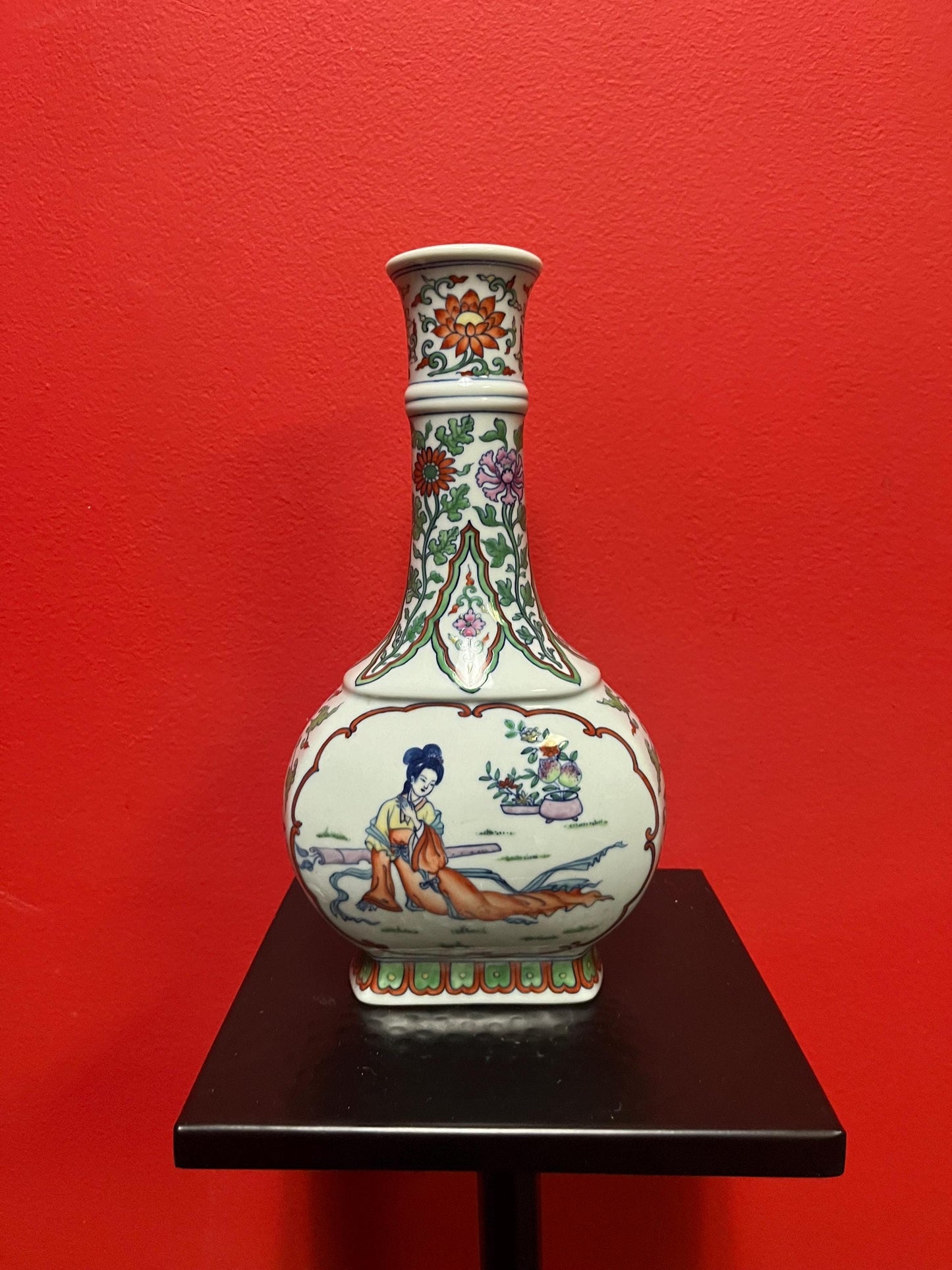 Lovely 10 inch tall signed Chinese porcelain vase with great unusual shape