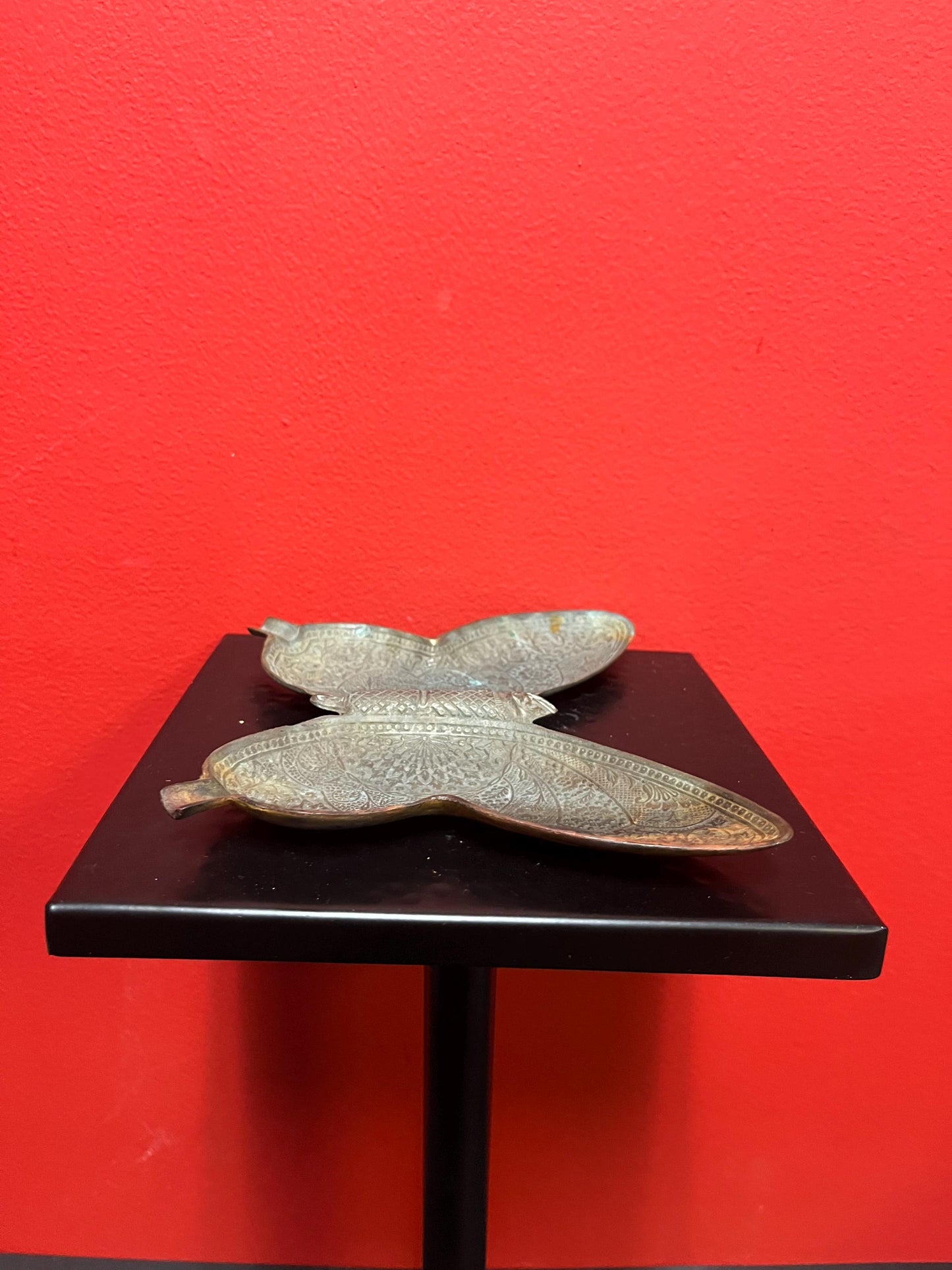 Lovely Asian bronze 6 x 7“ wide butterfly dish  or ashtray   amazing patina  cool gift