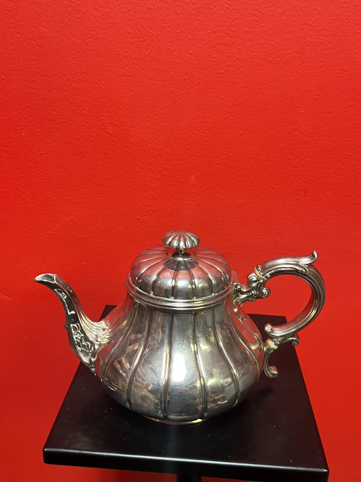 Lovely good quality well hallmarked silver plated teapot  English beauty and perfect to use or gift  handle little loose  value priced