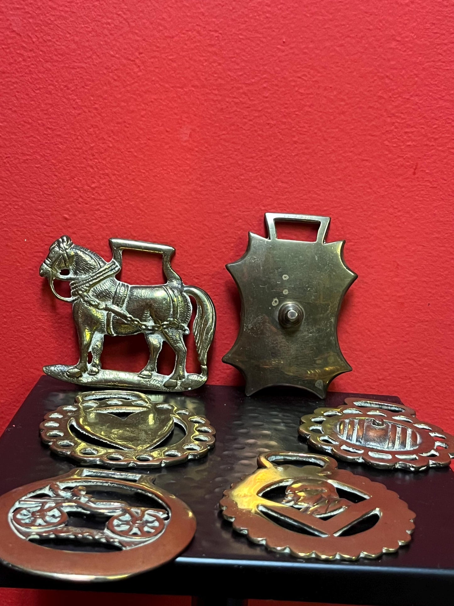 Lovely group of high-quality antique horse brasses  particularly nice ones and six included  wow