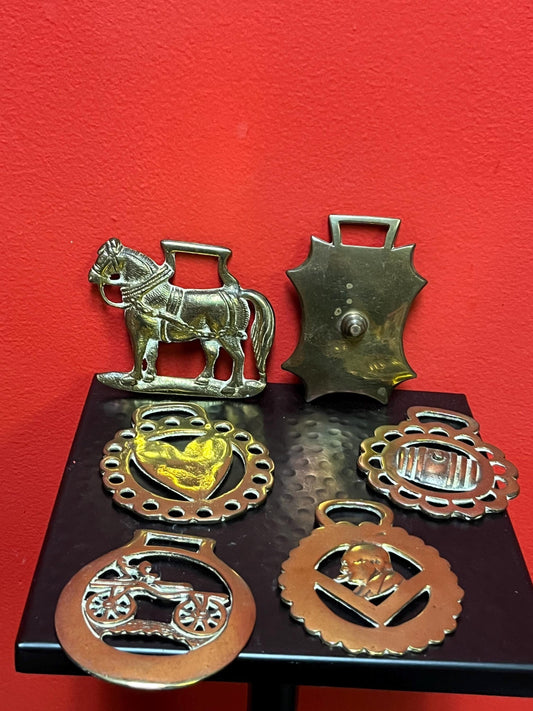 Lovely group of high-quality antique horse brasses  particularly nice ones and six included  wow