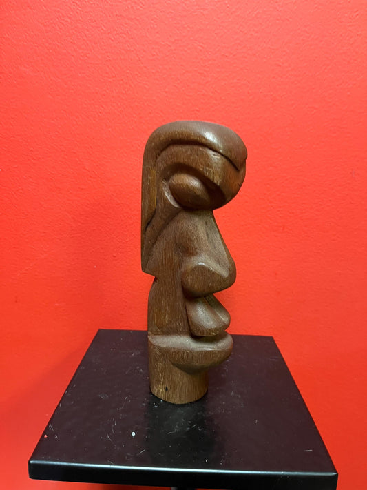 8.5 inch tall indigenous statue possibly from the Easter islands  great looking and great value