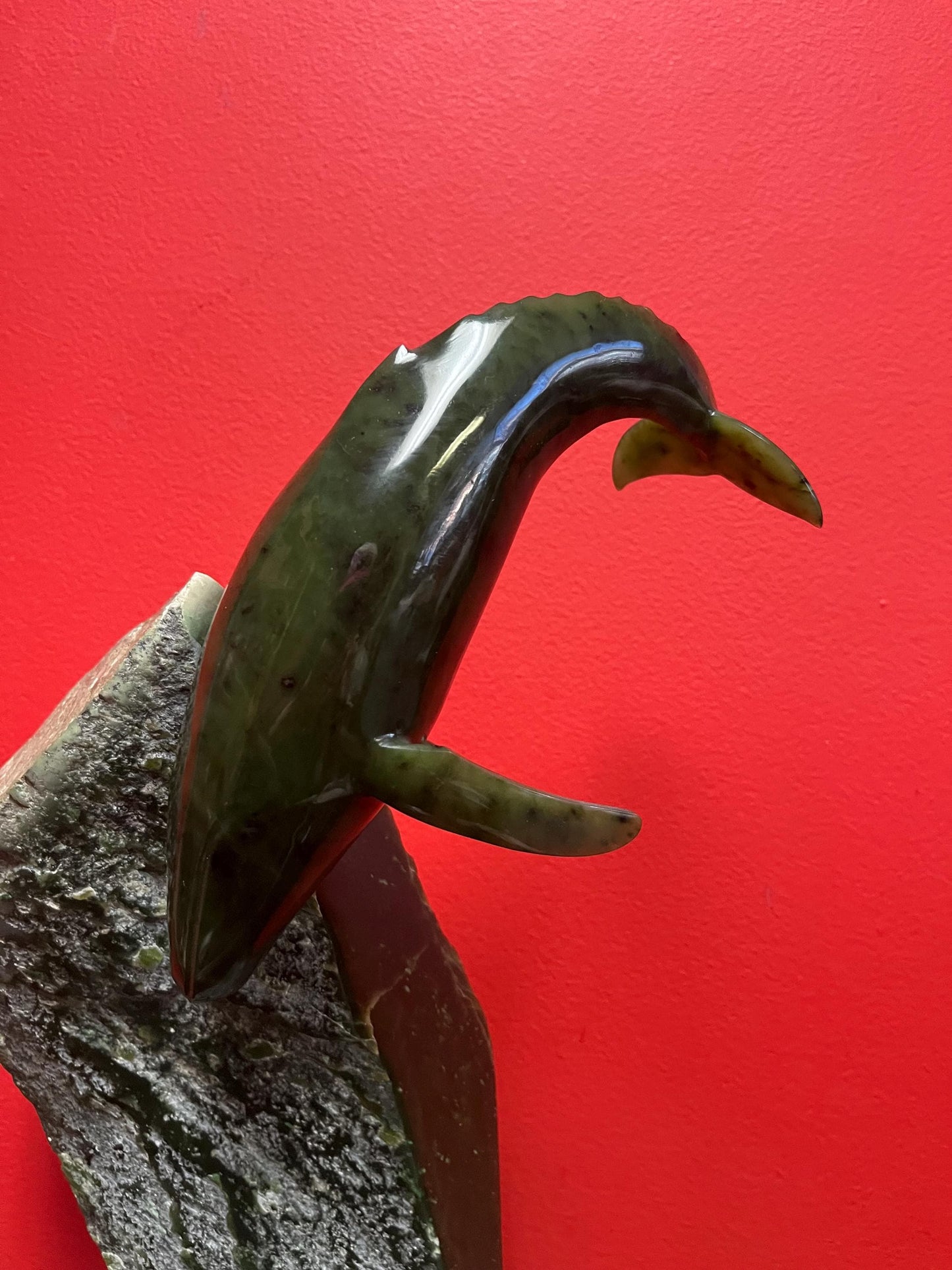 Stunning Canadian BC Jade statue of a killer whale out of a rock LYLE SOPEL  with authentication certificate  valued at 12500 dollars