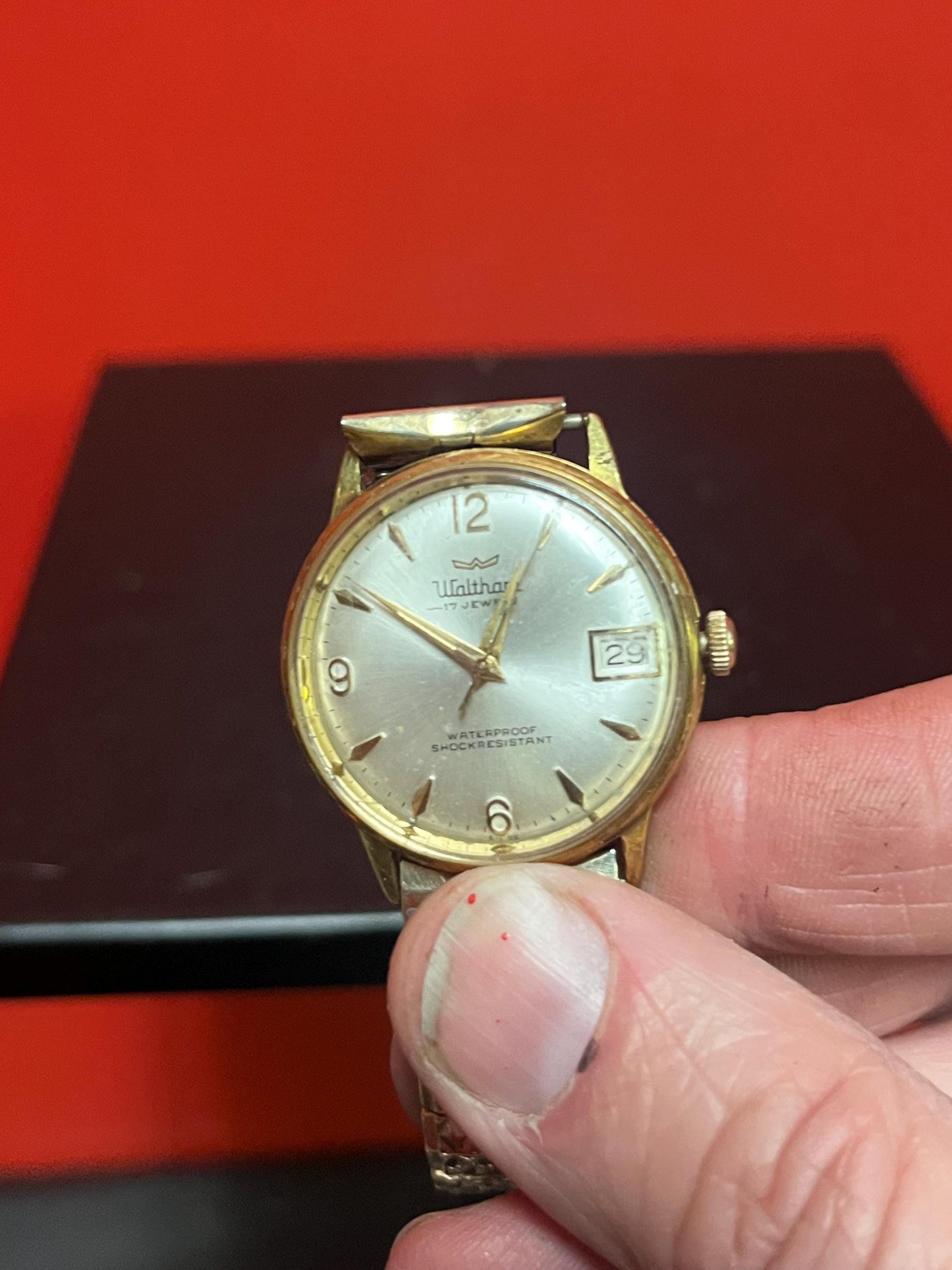 Lovely vintage WALTHAN gold coloured watch with expandible band  doesnt work well so as is  good project and great value