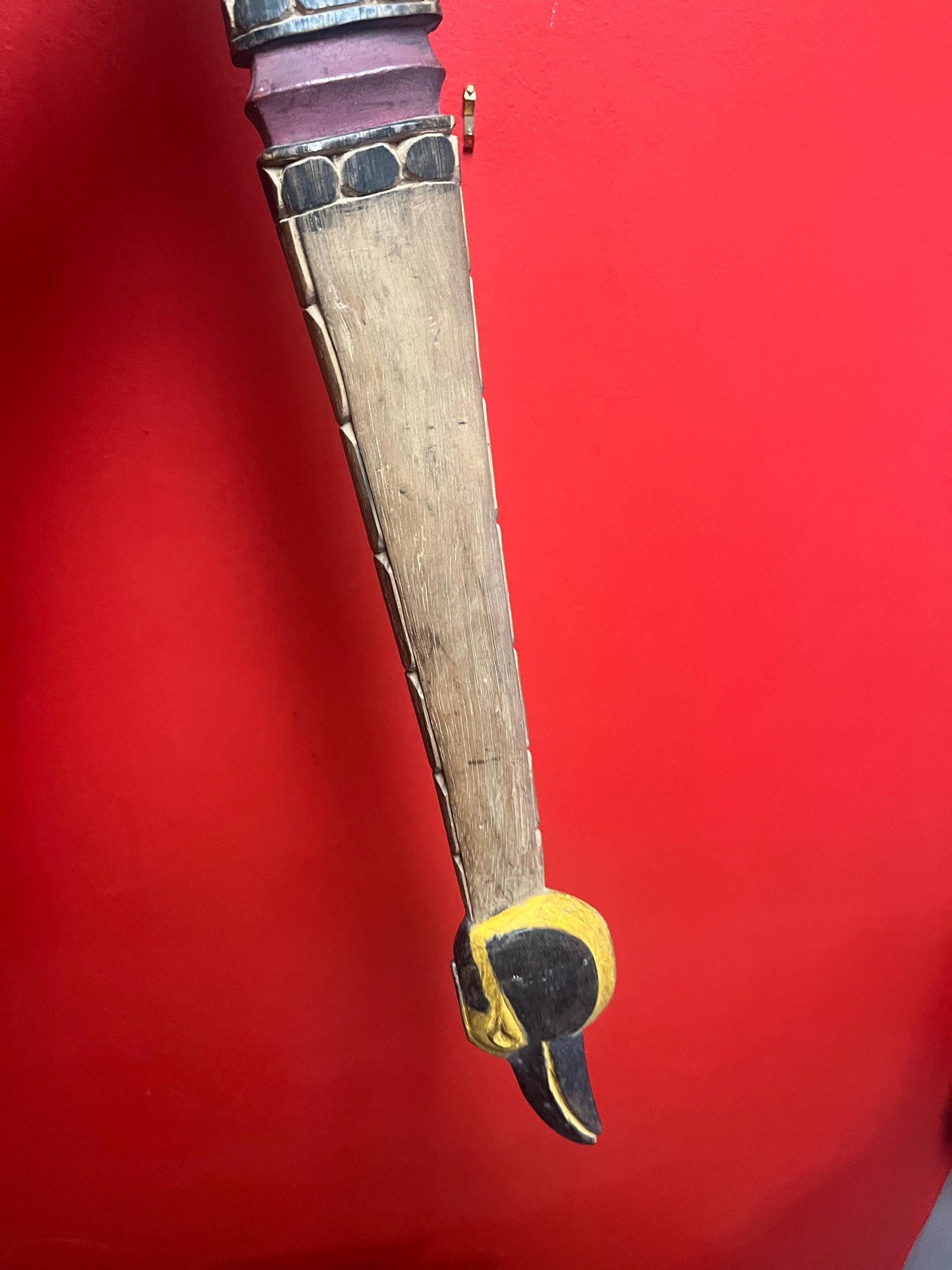 Beautiful antique oceanic tribal wall hanging- great condition for age and 32 x 3 wide  superior piece of art  tribal beauty