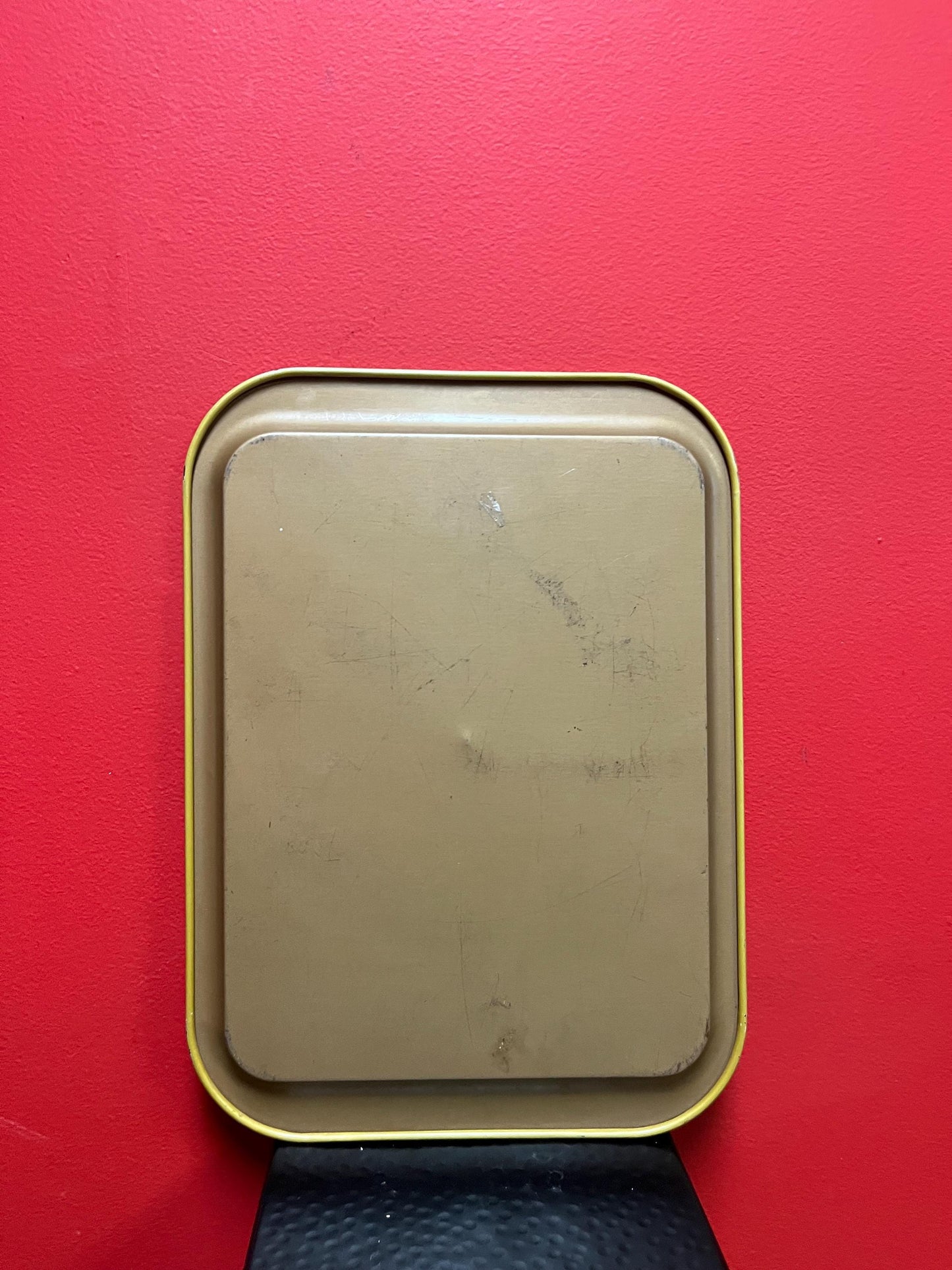 15 x 11 inch vinatge 1960s beautiful coke tray in good condition - great value  great gift -