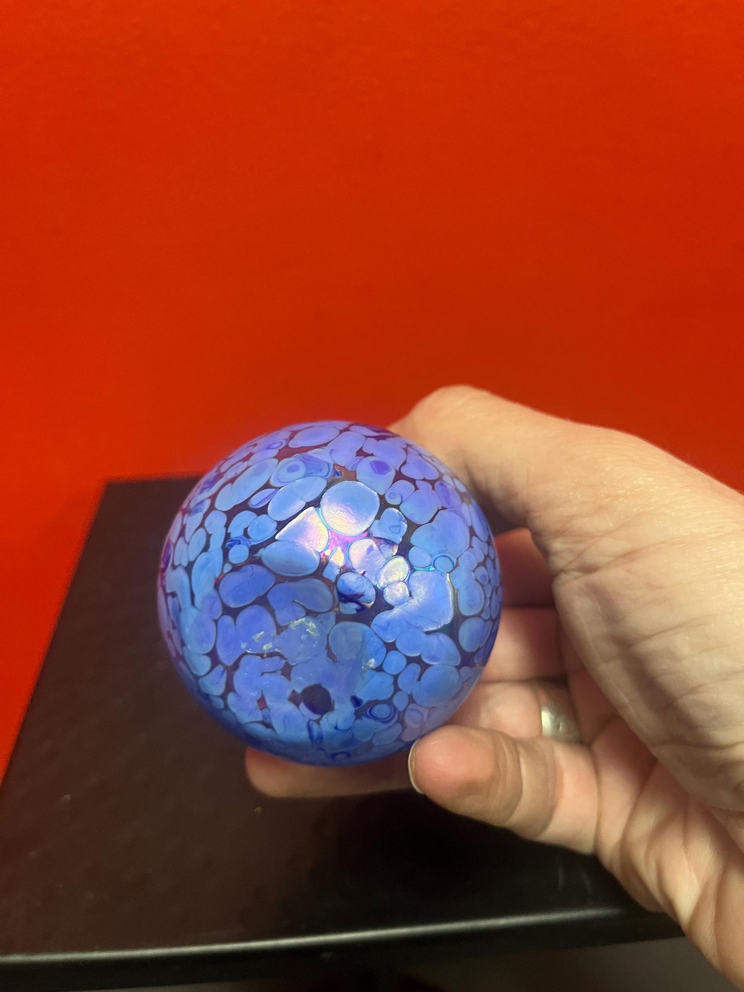 Robert held art glass 4 inch vase  lovely condition  unsigned