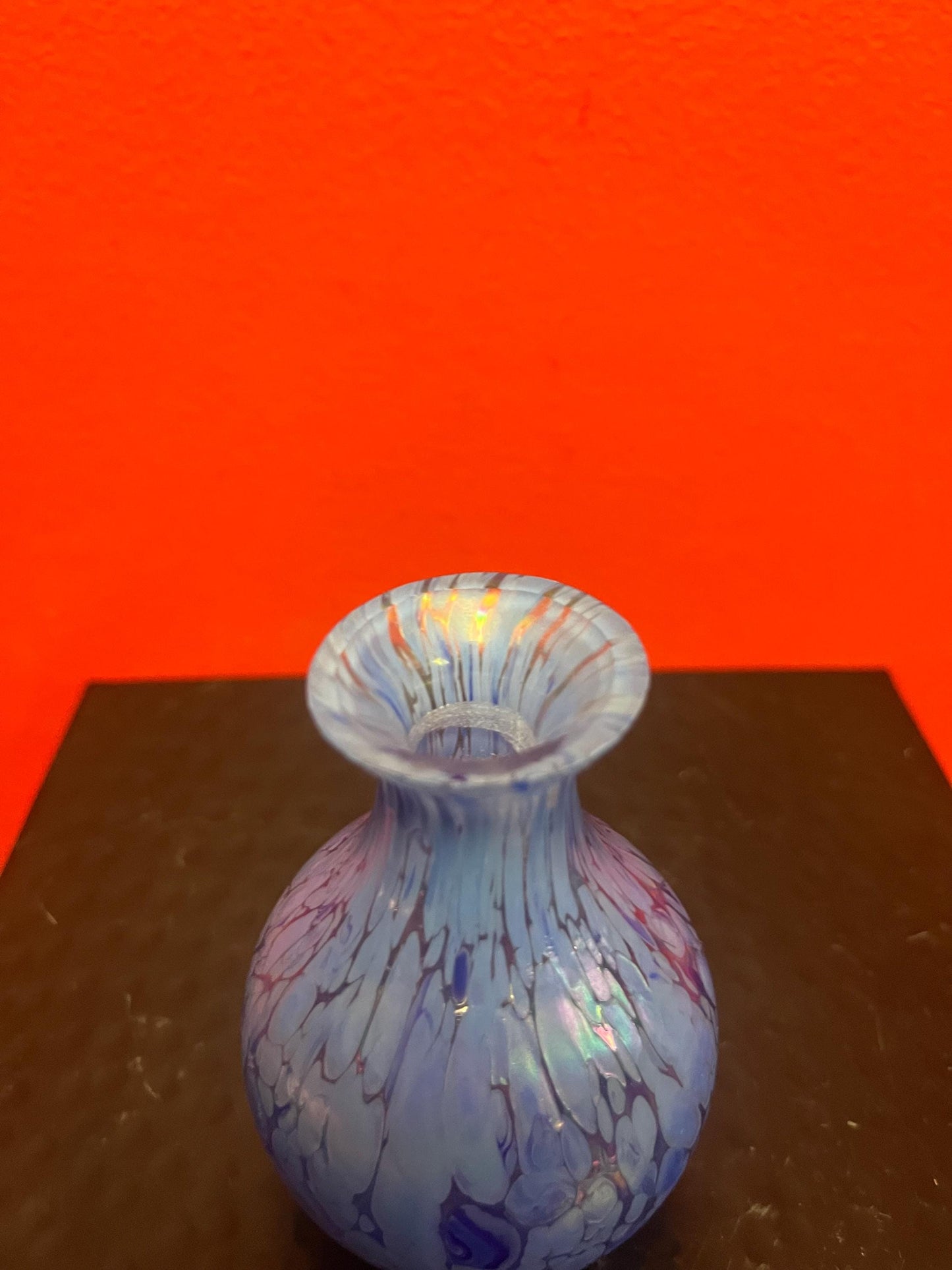Robert held art glass 4 inch vase  lovely condition  unsigned
