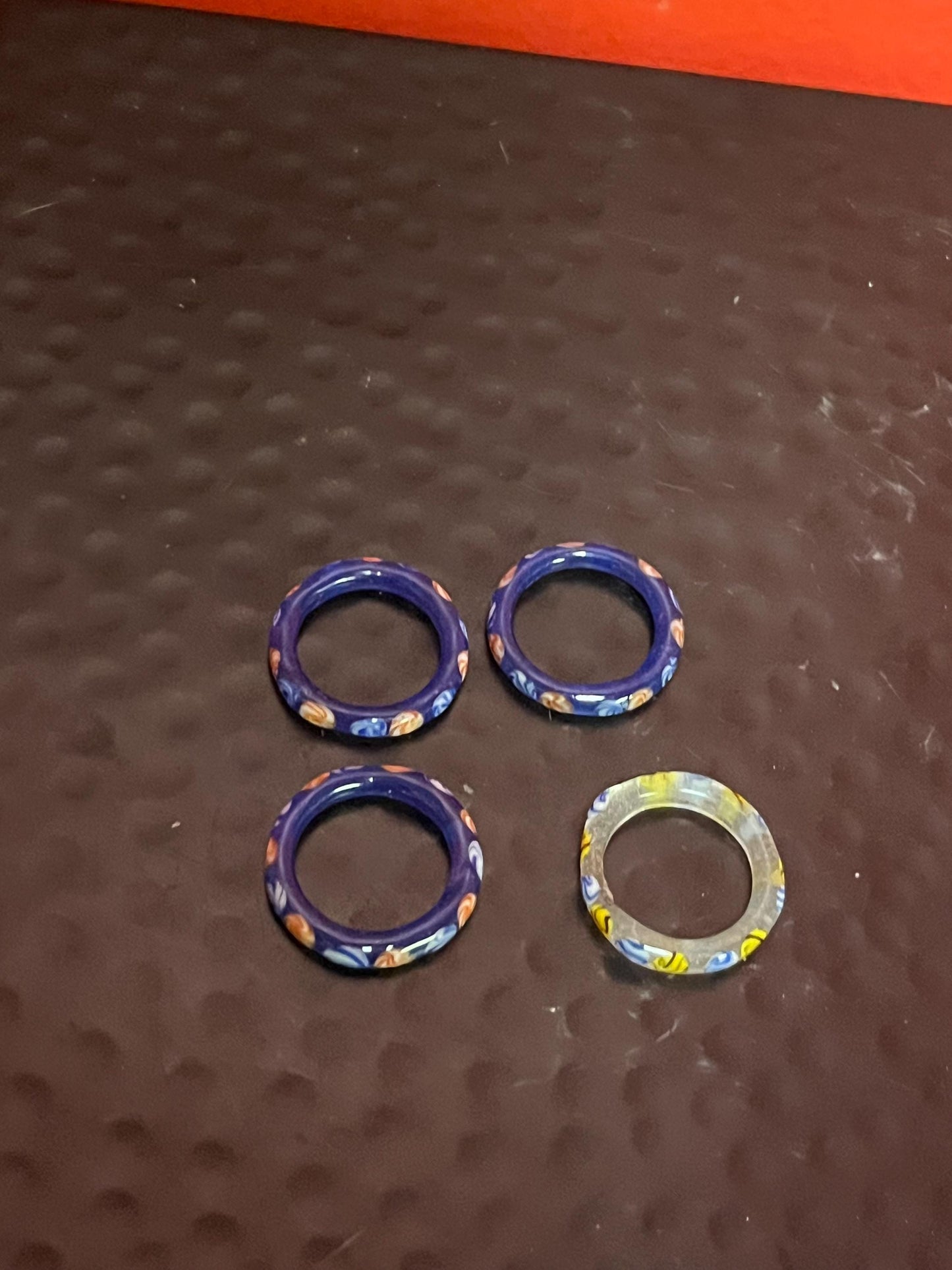 Group of hand blown glass rings  all size 7.5 and perfect gifts  good package deal price