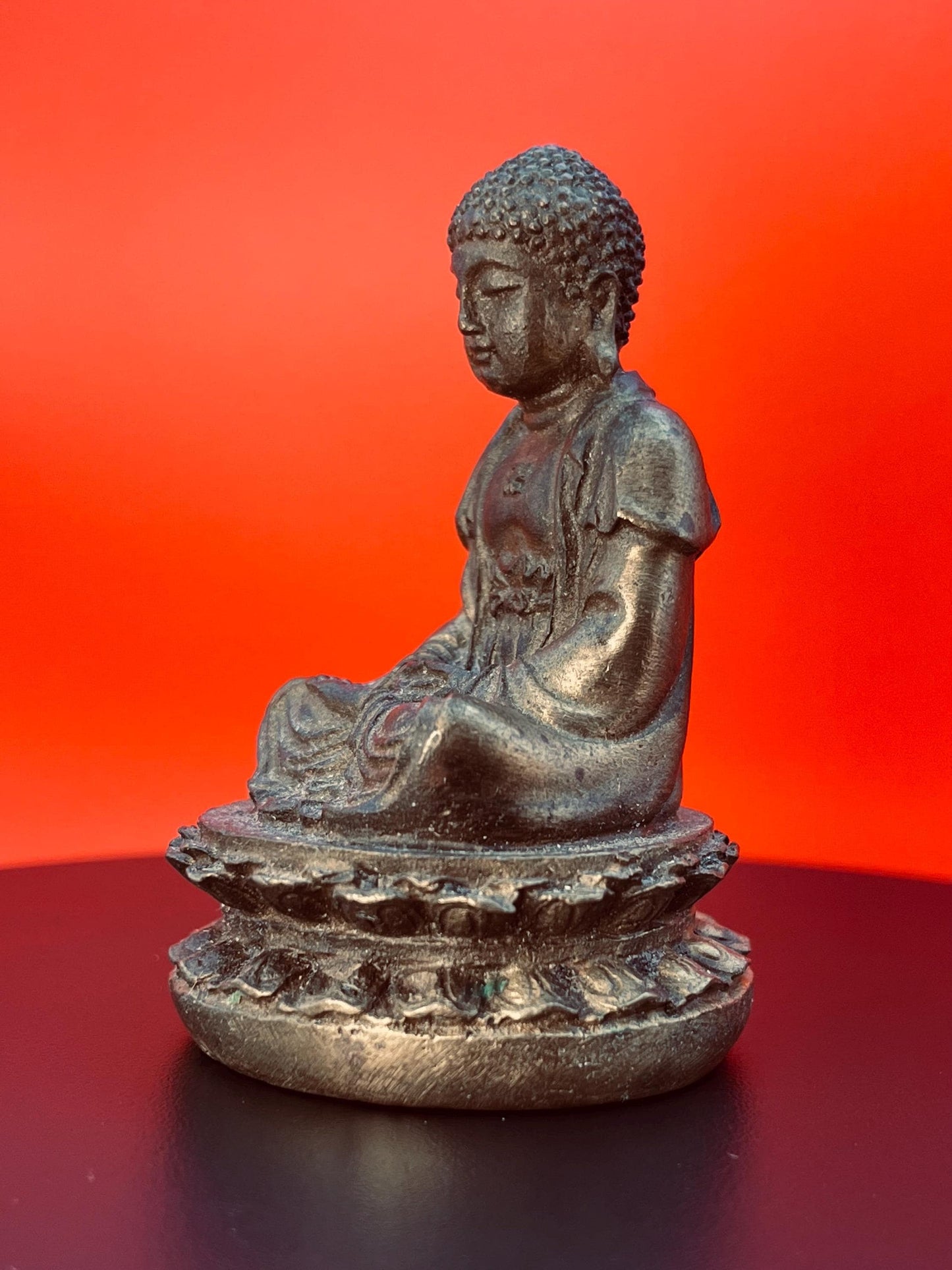 Beautifully crafted bronze Buddha statue, standing approximately 2.5 inches tall and weighing 137 grams