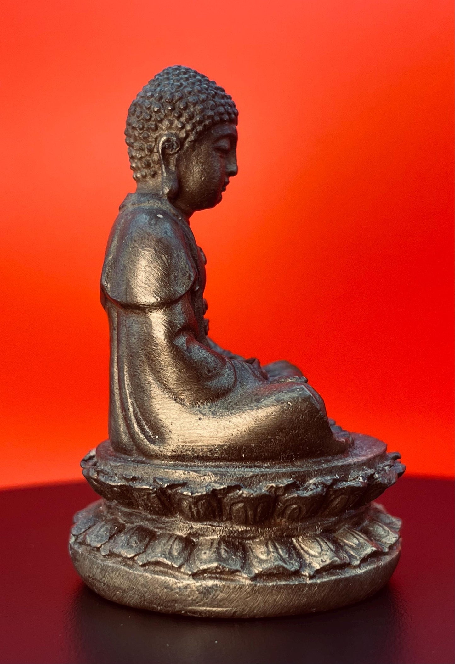 Beautifully crafted bronze Buddha statue, standing approximately 2.5 inches tall and weighing 137 grams
