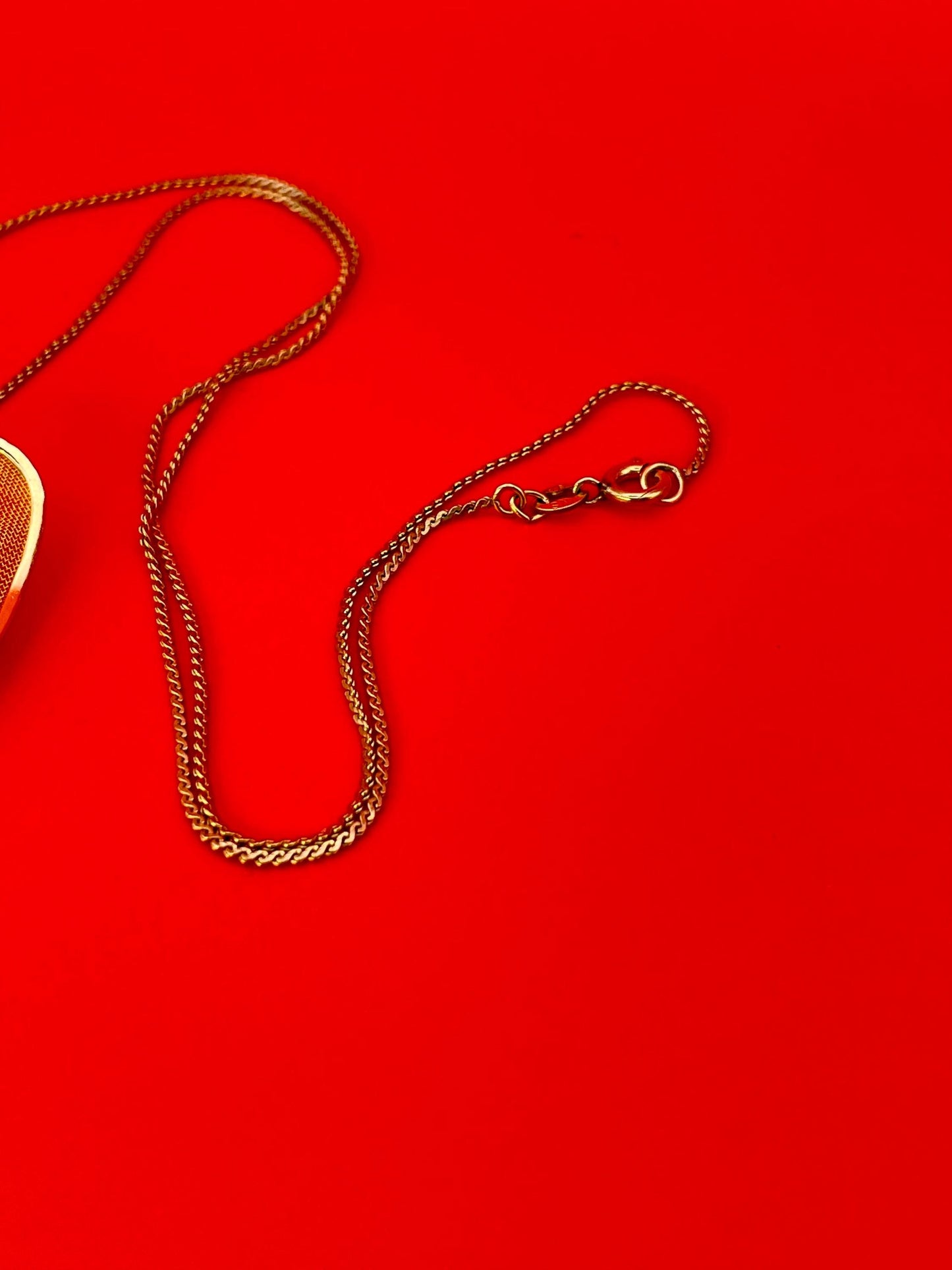 Elegant 9k Gold  filigree Butterfly Necklace Pendant and Chain