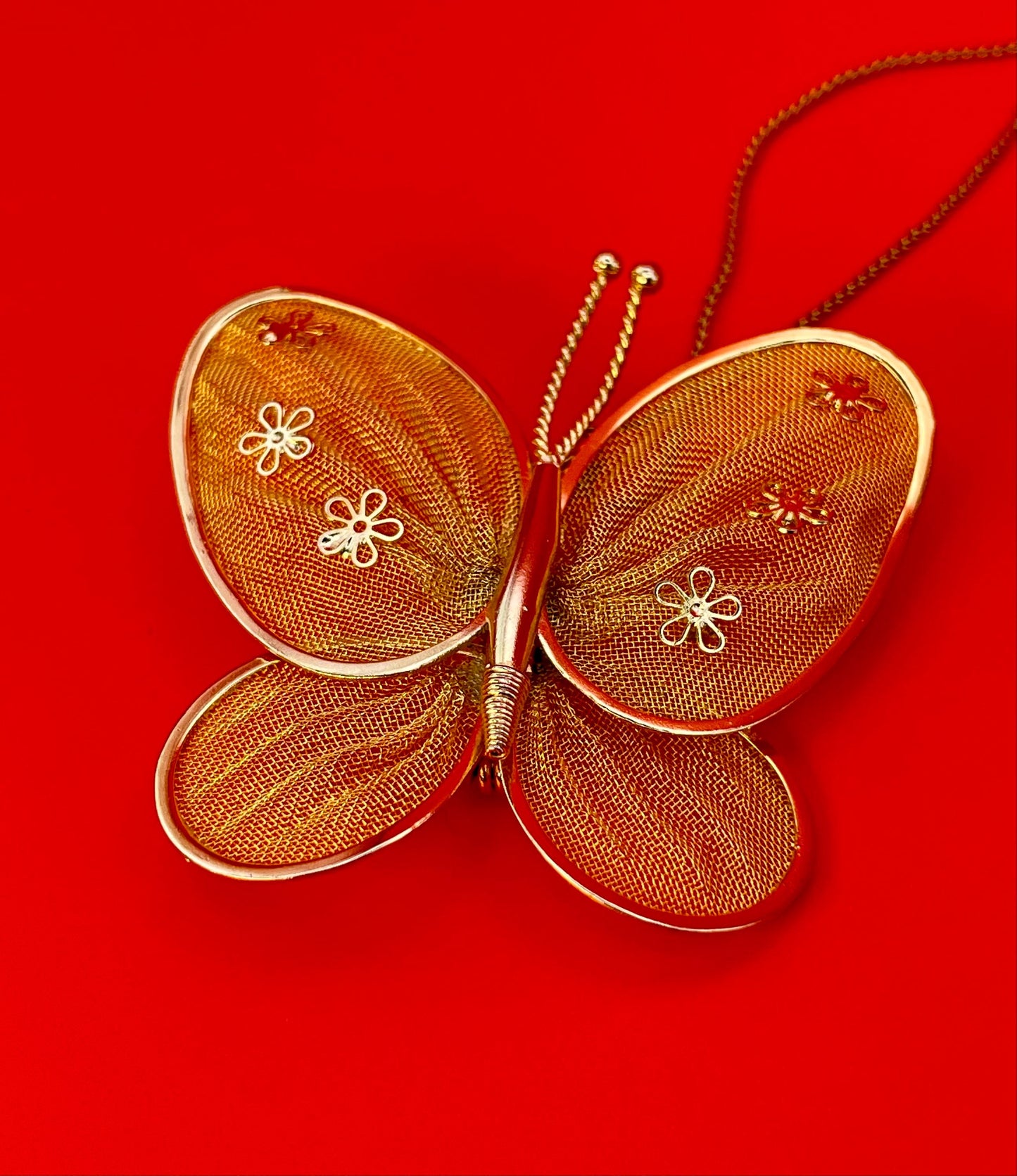 Elegant 9k Gold  filigree Butterfly Necklace Pendant and Chain