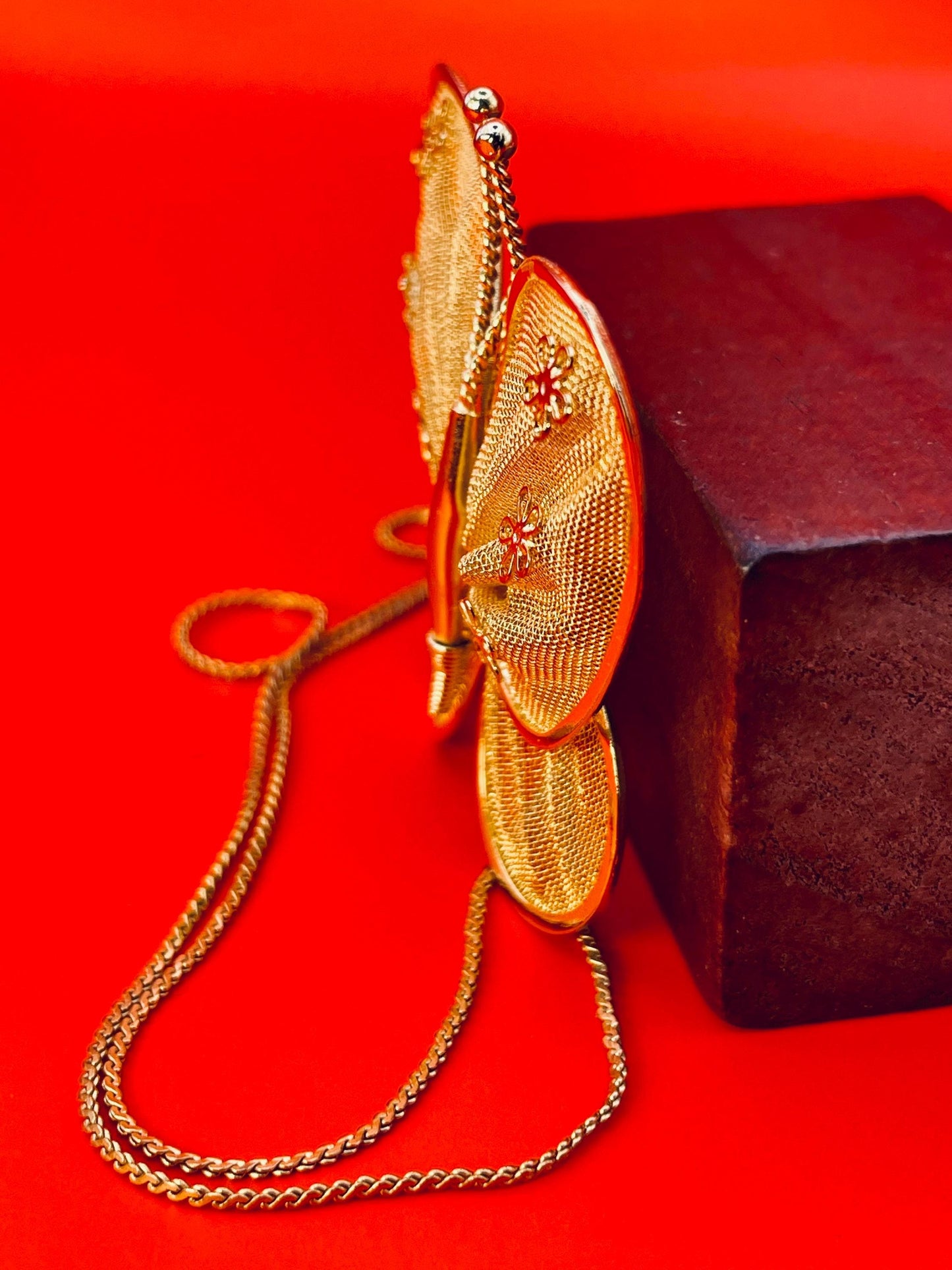 Elegant 9k Gold  filigree Butterfly Necklace Pendant and Chain