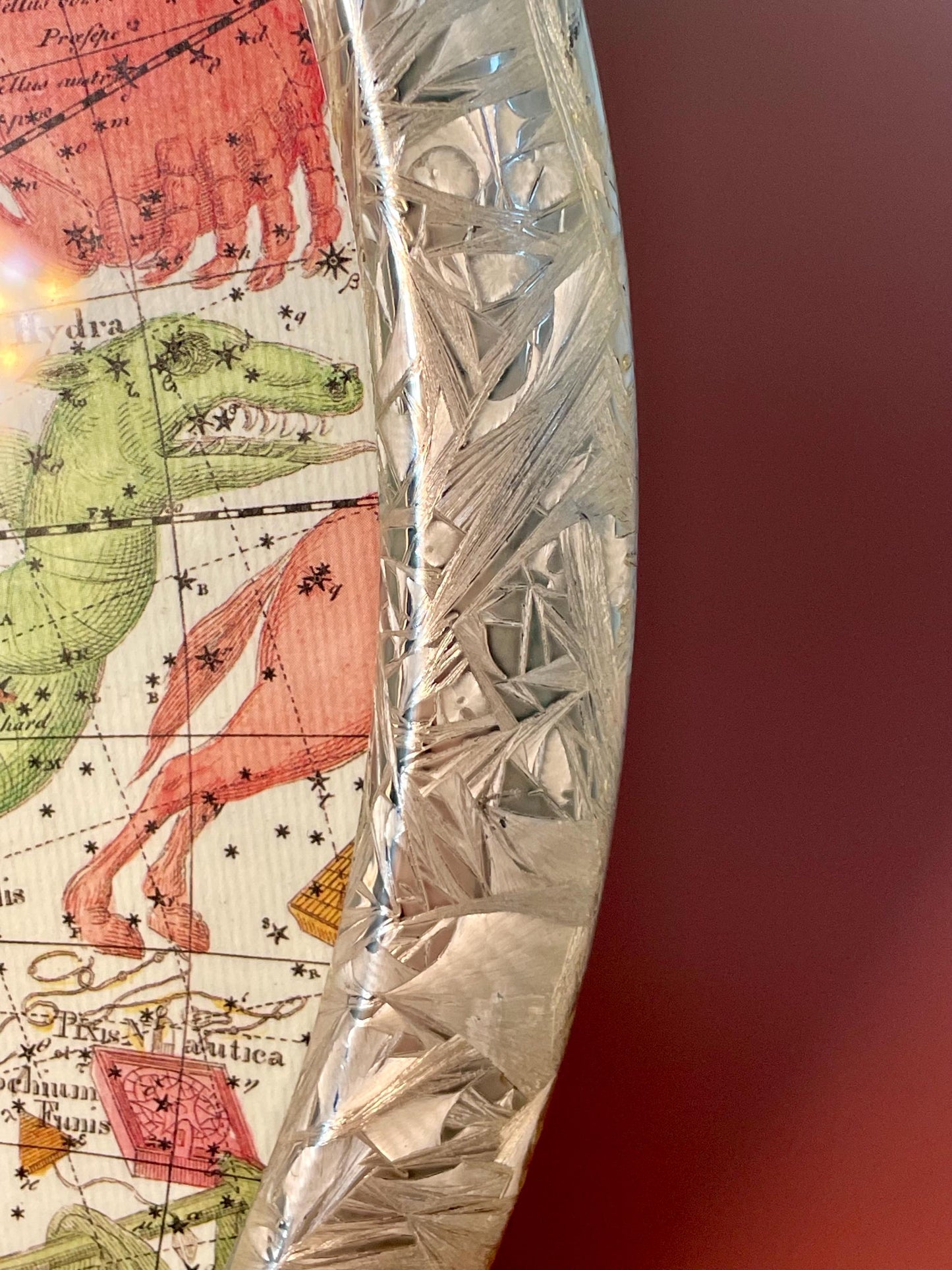 Elegant 11 x 9 inch  Oval Silver-Plated Picture frame with Delicate design