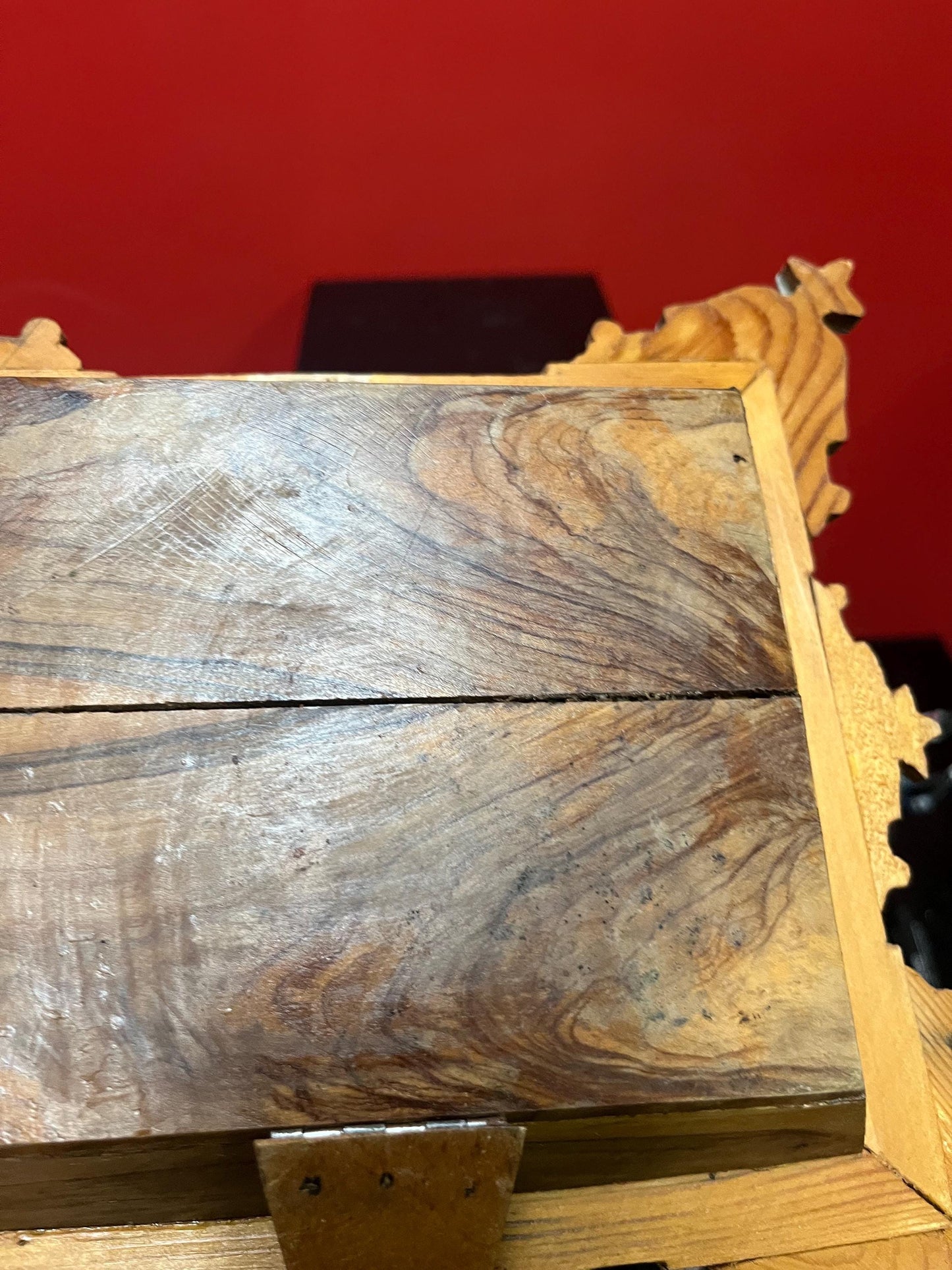 Beautiful 10 x 10 last supper diorama made out of Abalone and mother of Pearl shell  wow  see photos