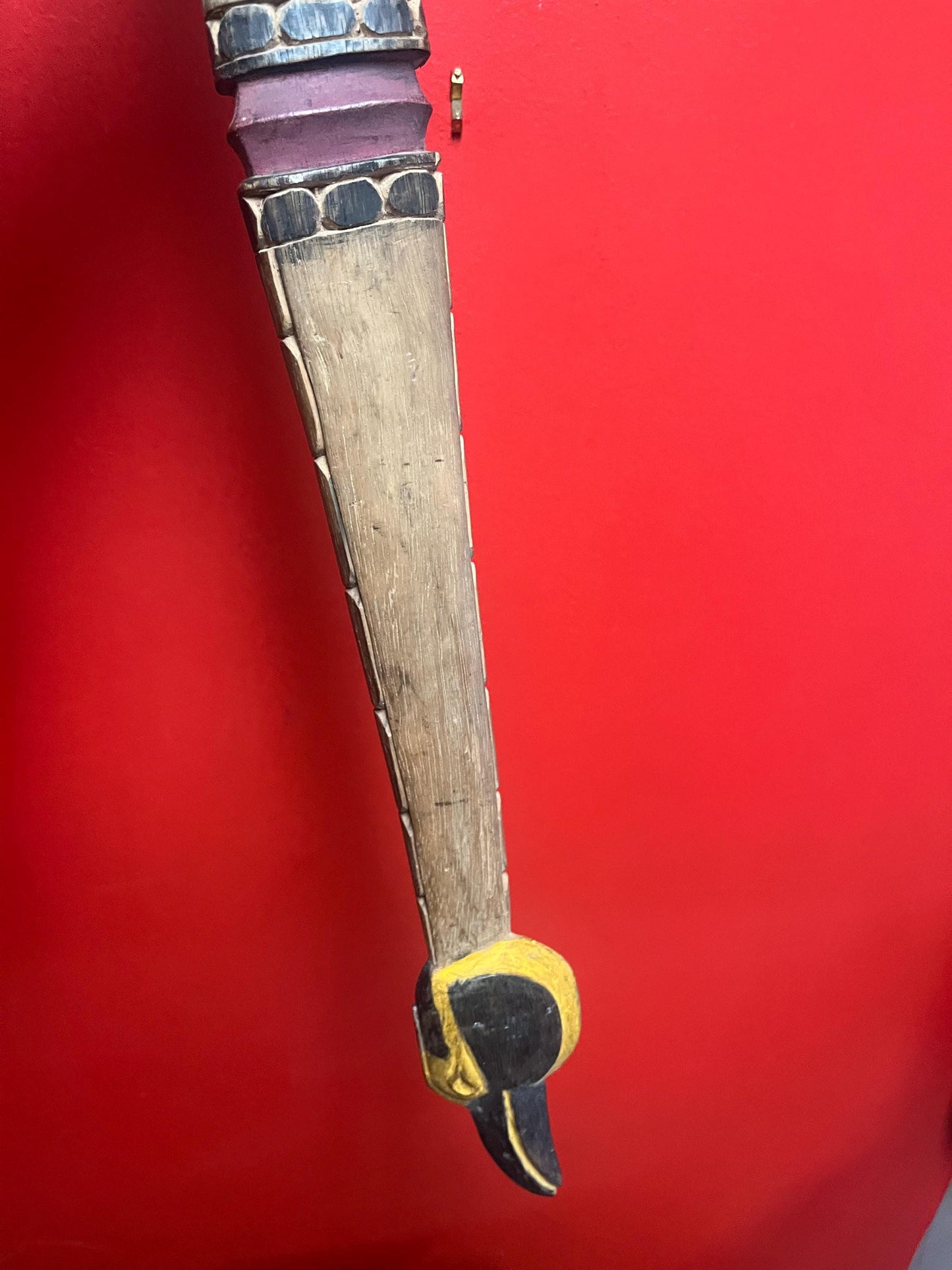 Beautiful antique oceanic tribal wall hanging- great condition for age and 32 x 3 wide  superior piece of art  tribal beauty