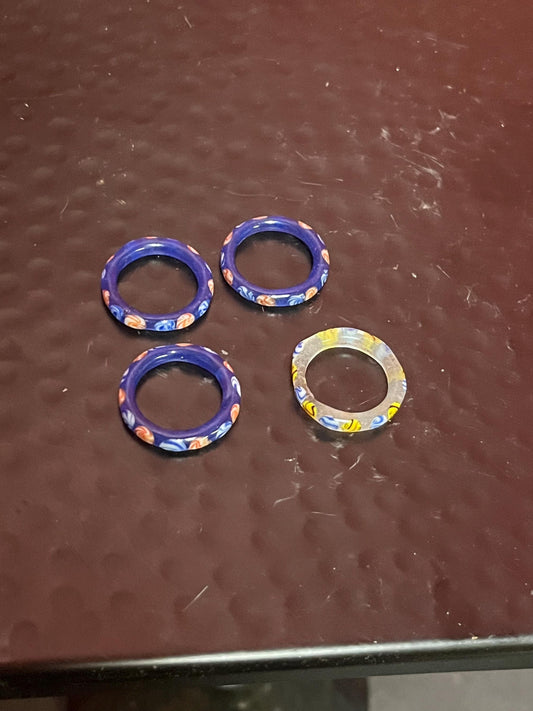 Group of hand blown glass rings  all size 7.5 and perfect gifts  good package deal price
