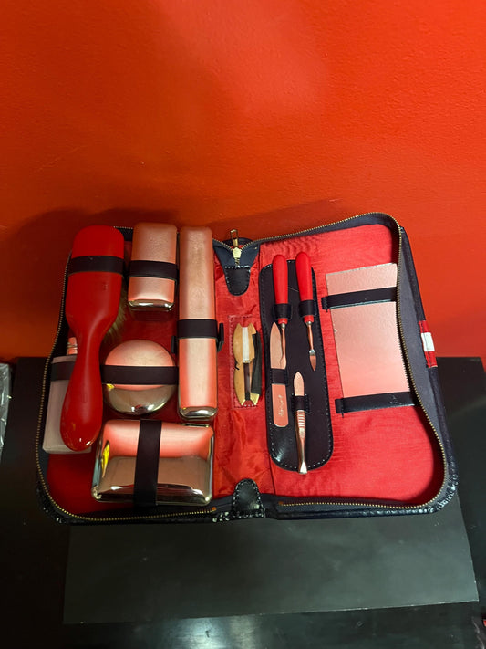 Very cool vintage mens travel toiletry set in brand new condition  amazing gift