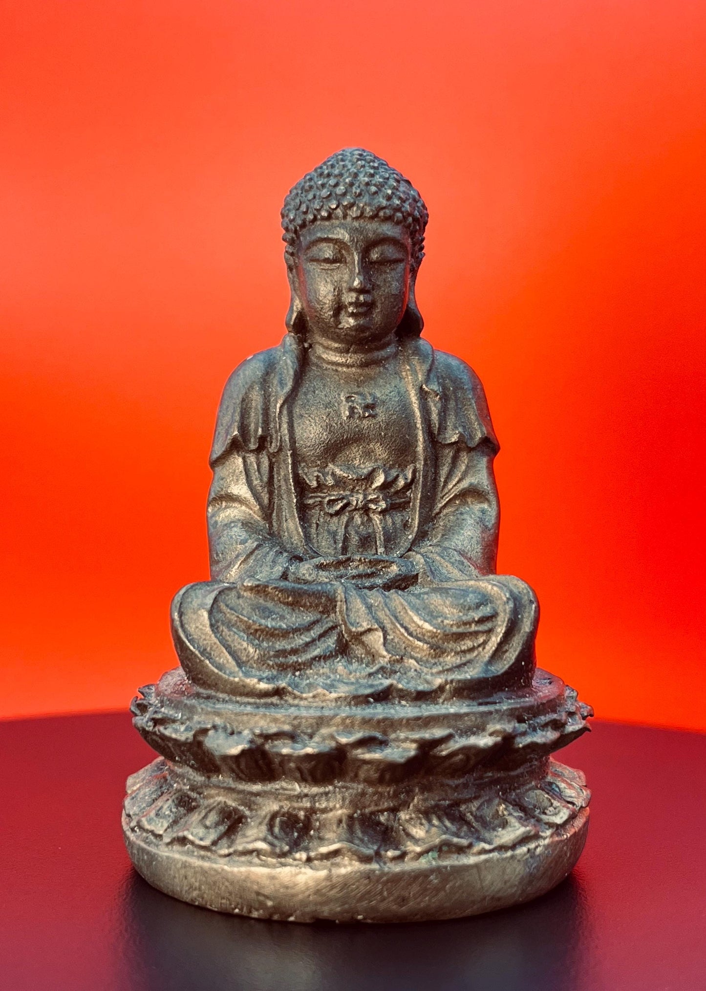 Beautifully crafted bronze Buddha statue, standing approximately 2.5 inches tall and weighing 137 grams