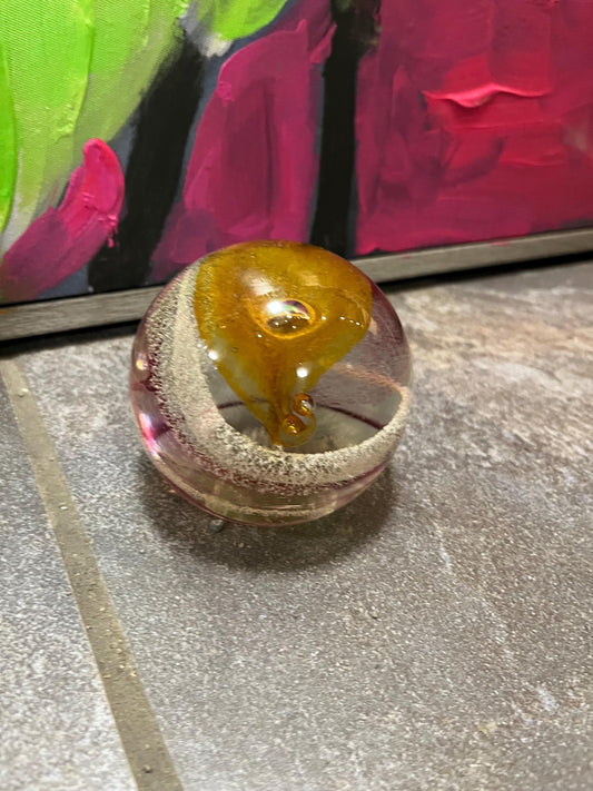 Cathiness art glass Scotland paperweight  signed and authentic  great for gift  good value