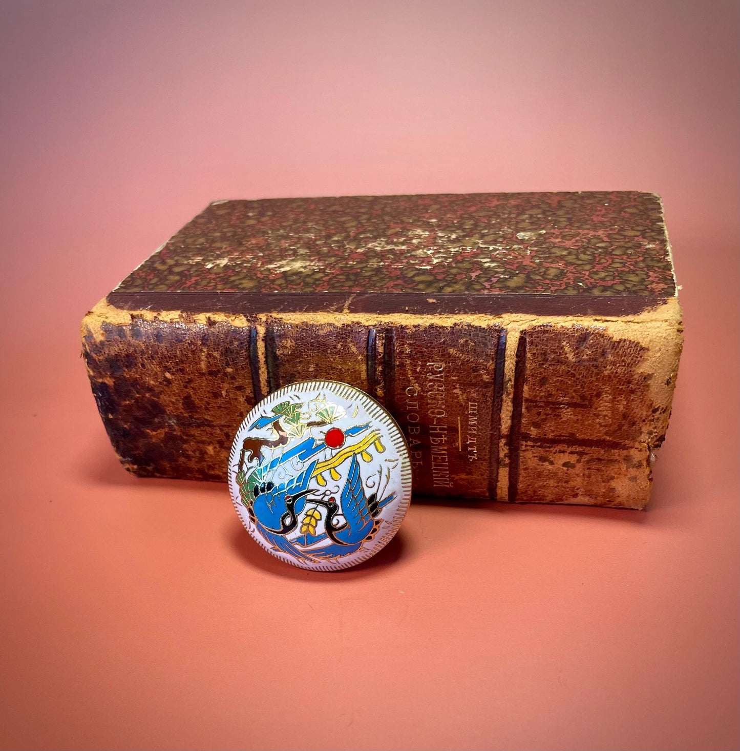 Lovely lidded 2 inch Cloissoné bowl