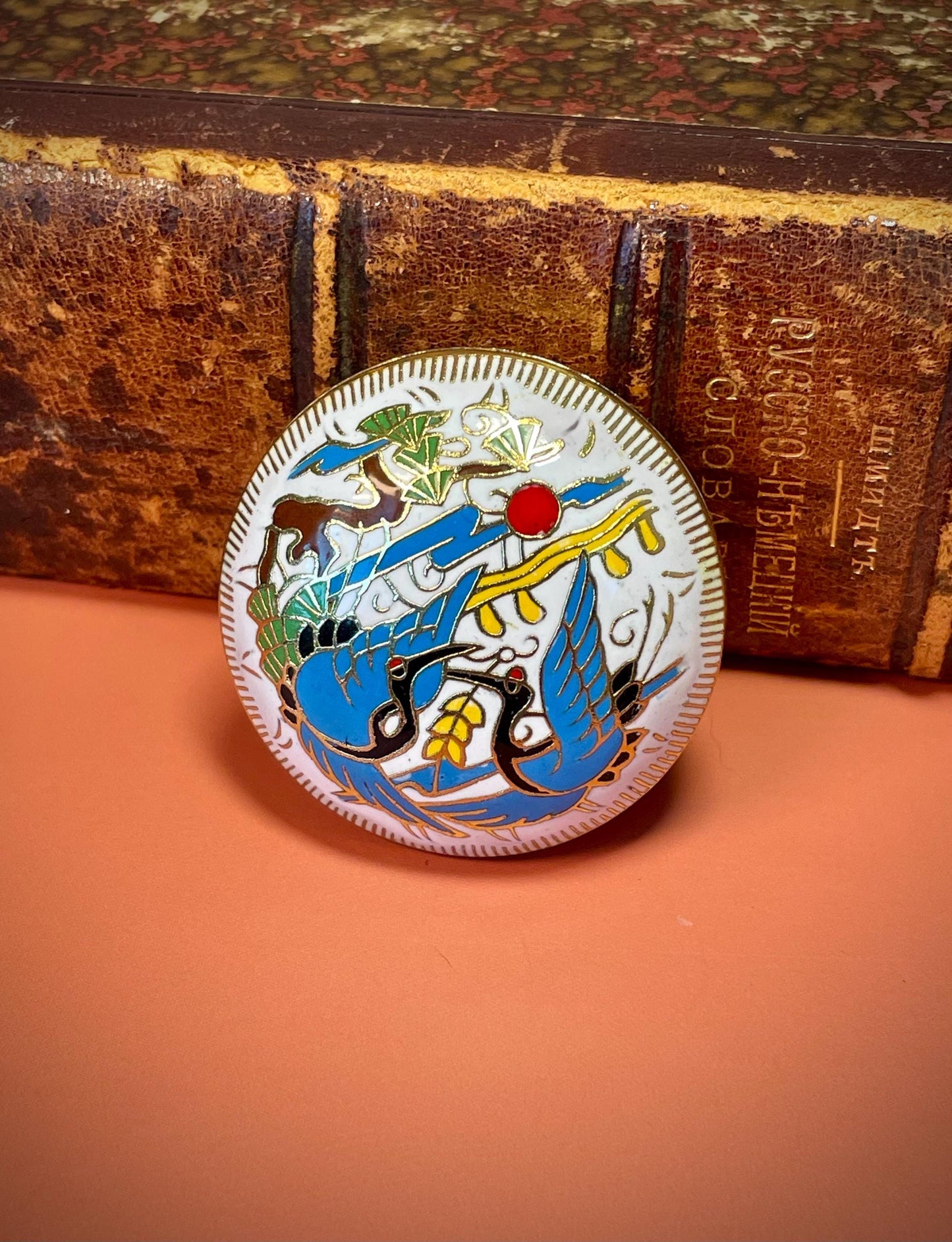 Lovely lidded 2 inch Cloissoné bowl