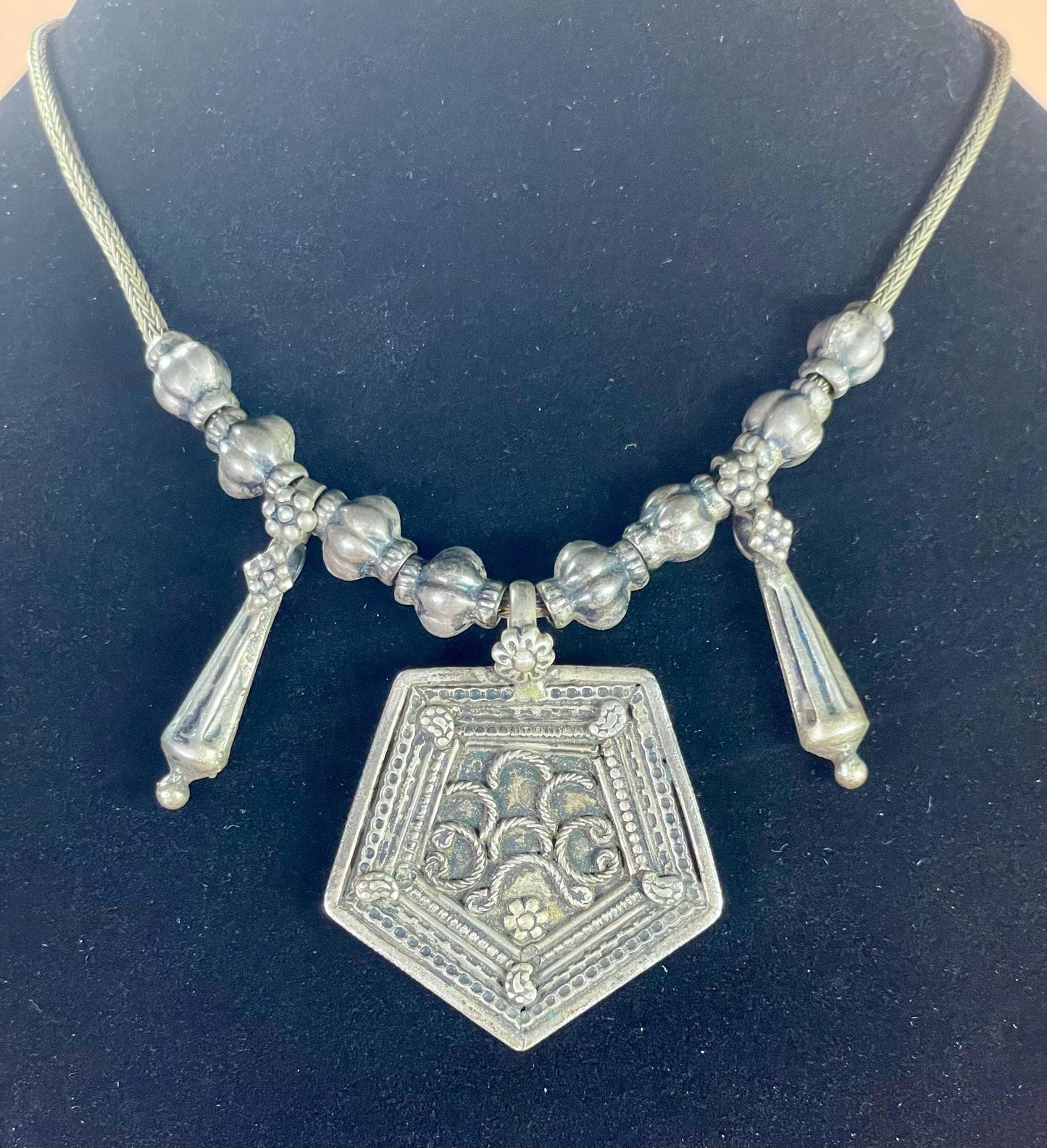 Intricately Designed Pentagon-Shaped Tibetan Necklace with Metal Drop Beads