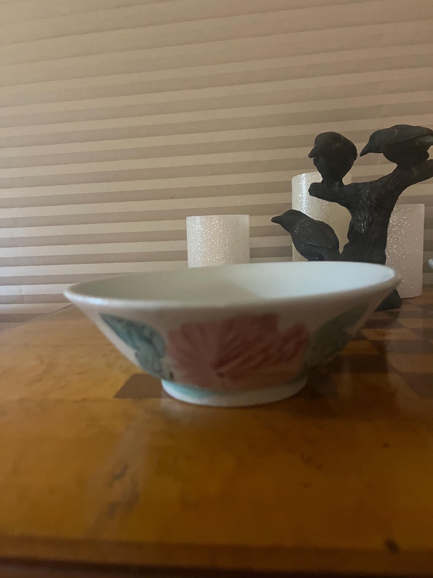 pair  Beautiful Chinese bowls  7 x 2 inches high hand painted  lovely quality   great value