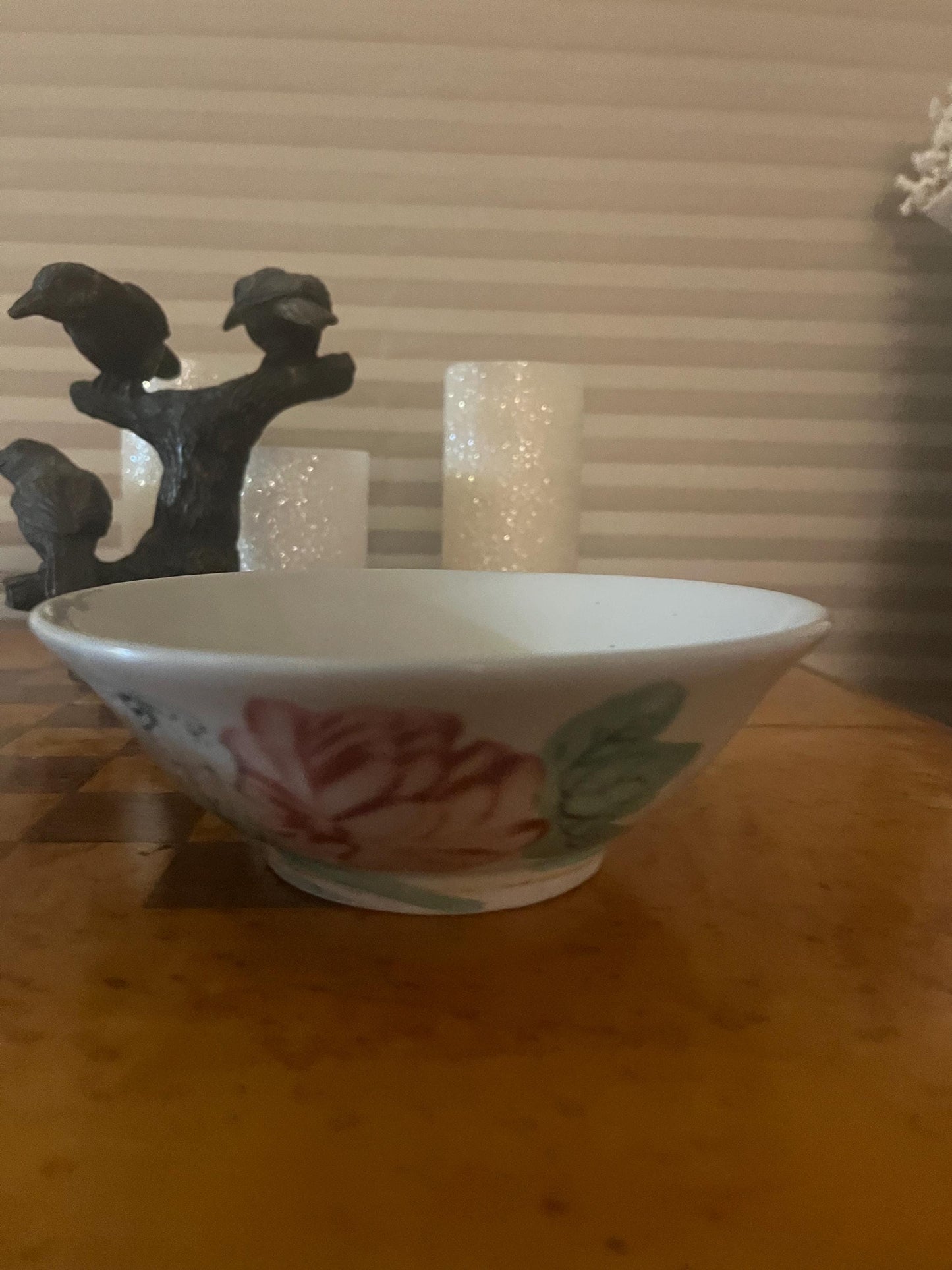 pair  Beautiful Chinese bowls  7 x 2 inches high hand painted  lovely quality   great value