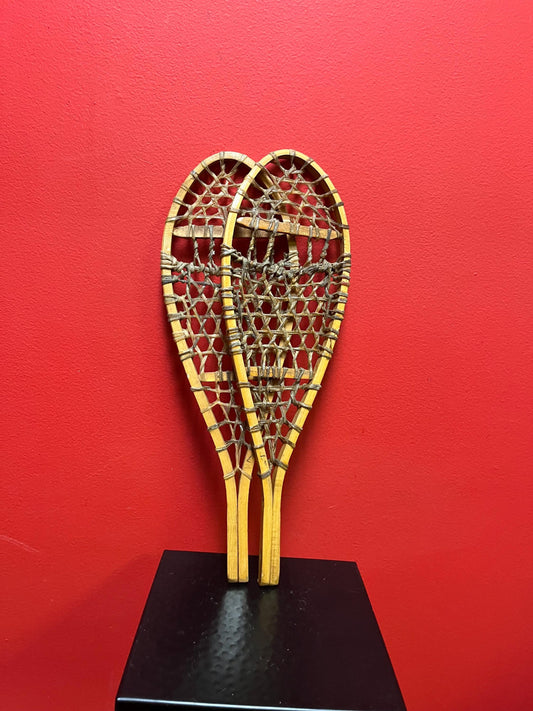 Beautiful 16 x 5 authentic antique salesman sample snow shoes  great gift or decoration  perfect condition  so unique