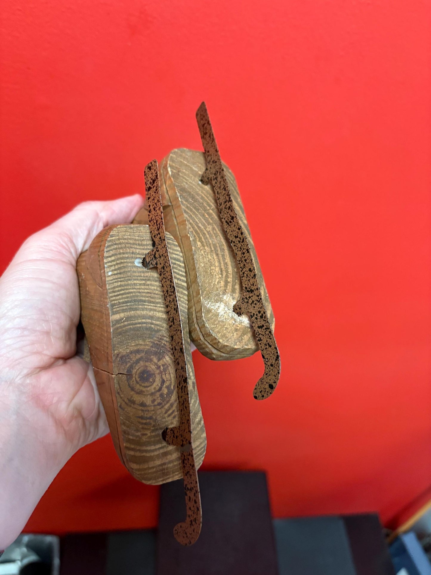 6 x 5 high antique Canadian primitive wooden model skates   great detail  great gift  so cool