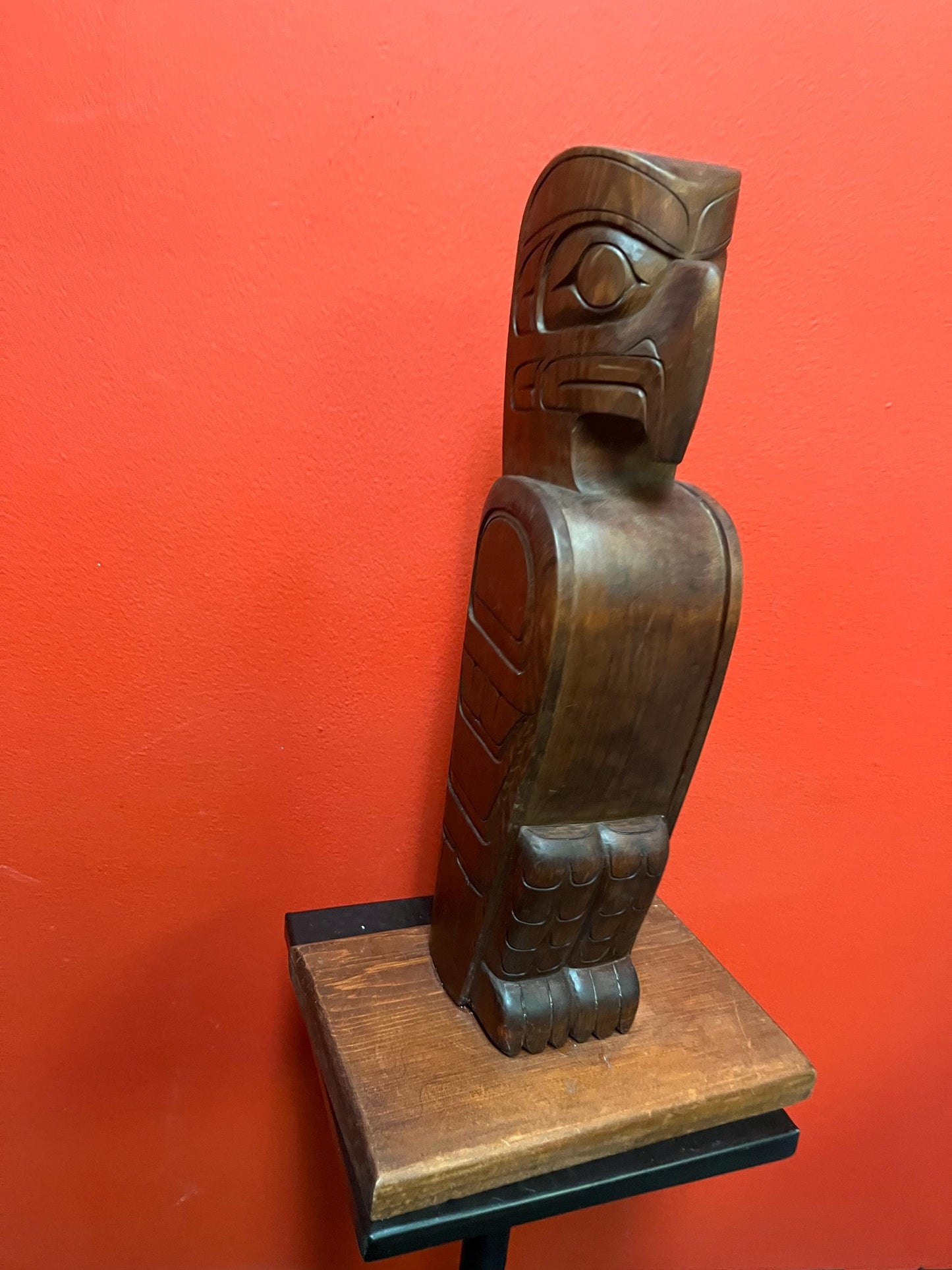 Beautiful indigenous first nation pacific  Northwest coast Mathew Baker cedar Eagle totem - Top quality  15  tall  well detailed