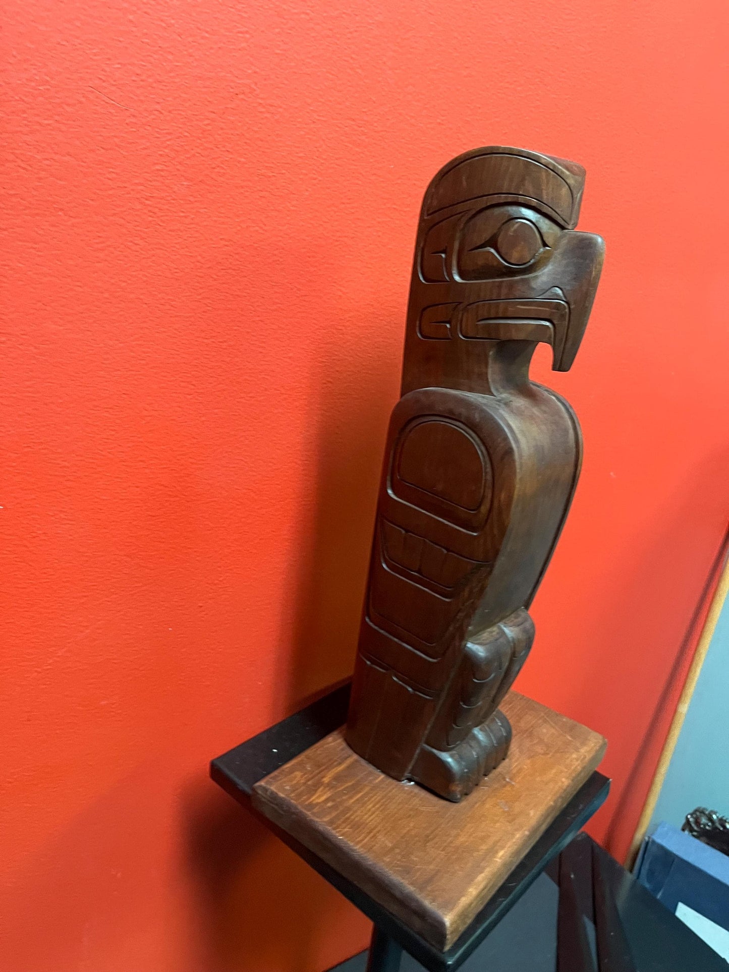 Beautiful indigenous first nation pacific  Northwest coast Mathew Baker cedar Eagle totem - Top quality  15  tall  well detailed