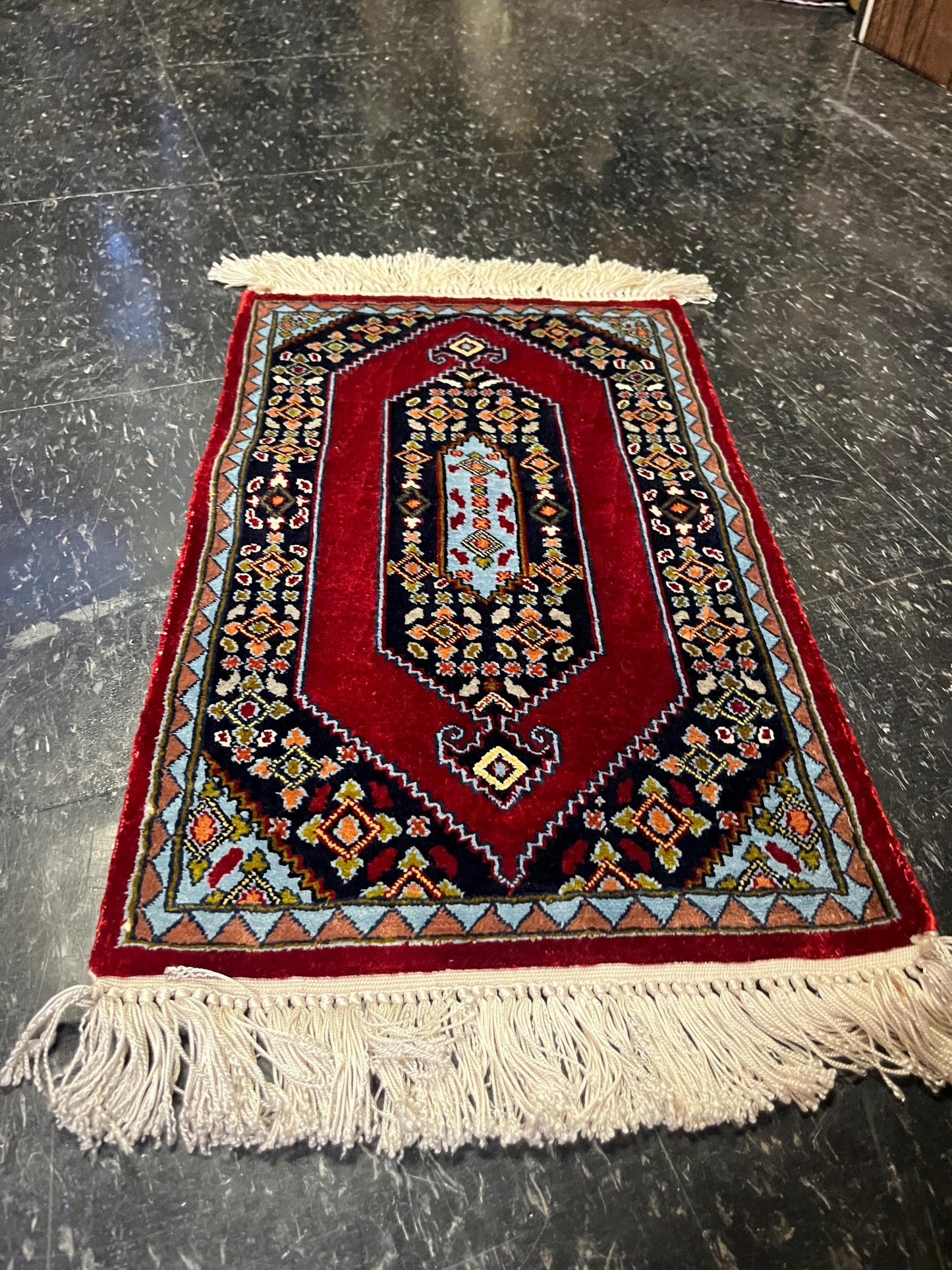 Lovely 24 x 13 antique Persian prayer Rug   small but magnificent  great condition  amazing price