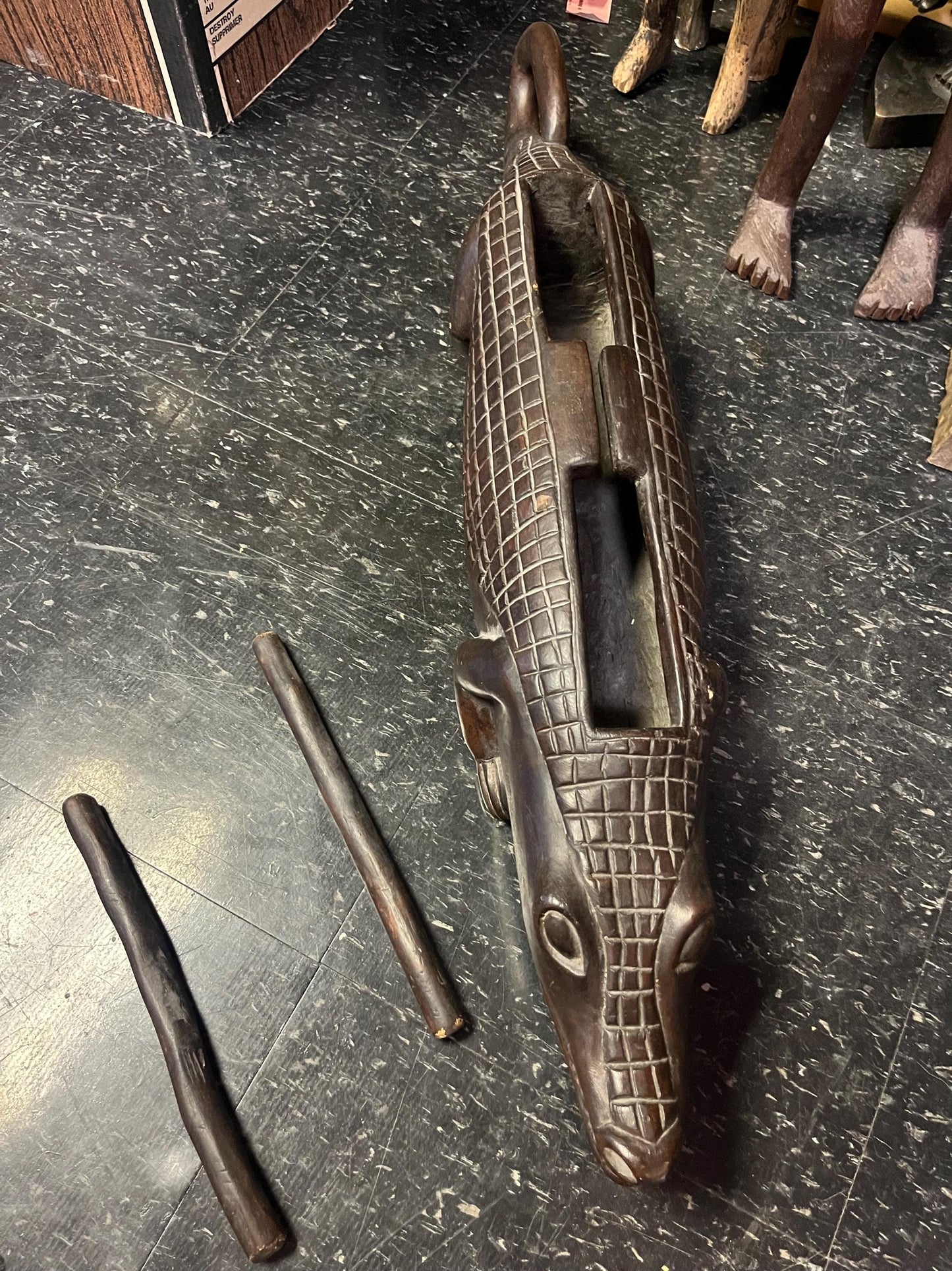 Fabulous 31 inch long antique oceanic musical instrument in the shape of an alligator  great detail and amazing sound  oceanic history