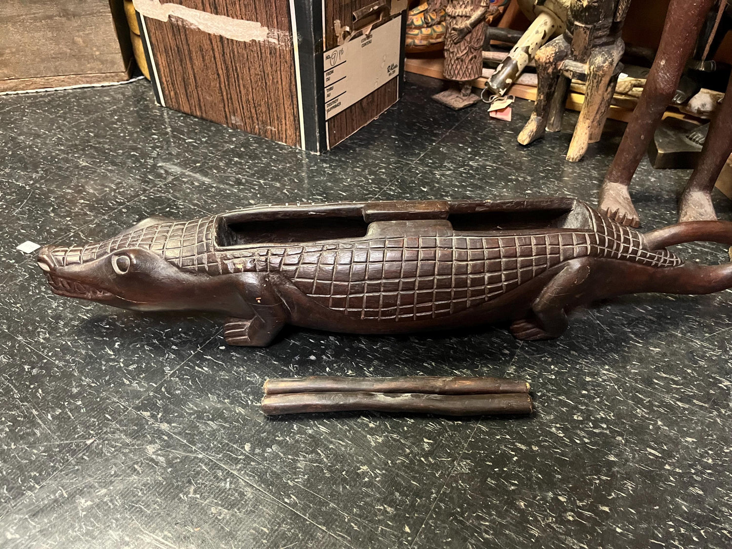 Fabulous 31 inch long antique oceanic musical instrument in the shape of an alligator  great detail and amazing sound  oceanic history