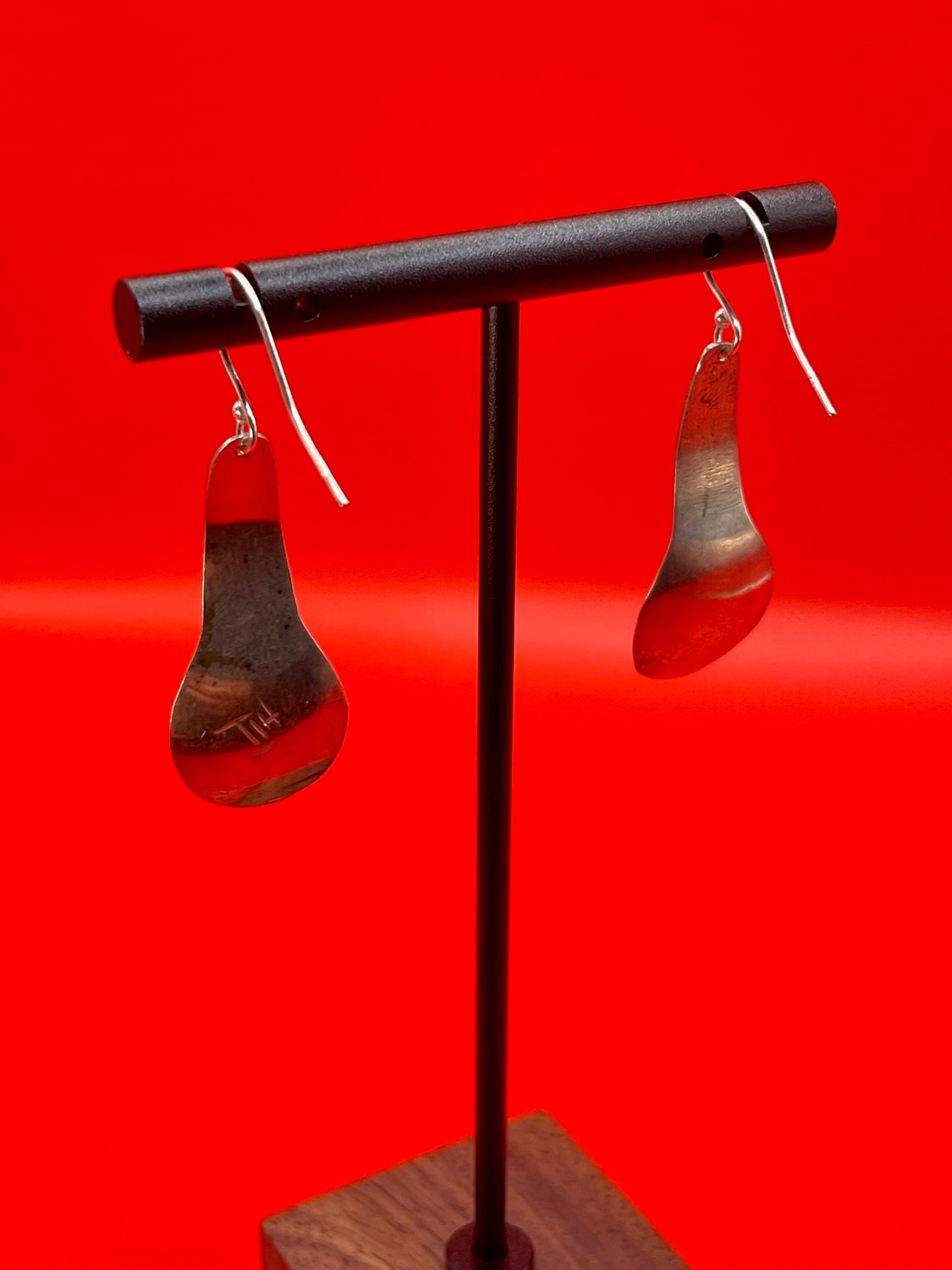 Beautiful indigenous first nations Tony Hunt sterling silver otter earrings