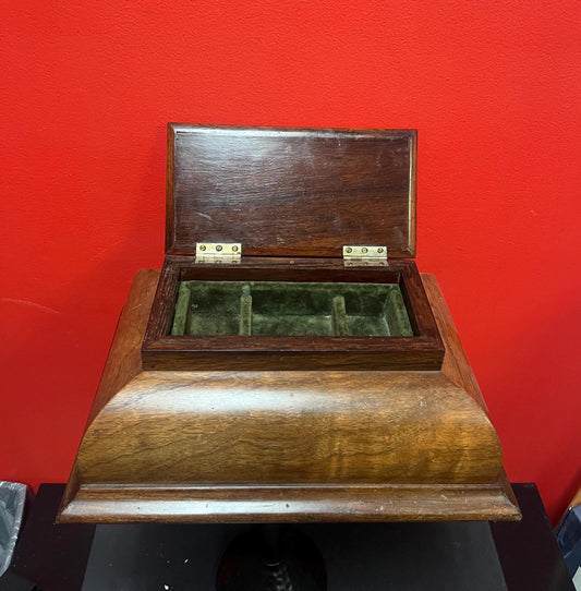 Stunning antique walnut jewellery box  15 x 10 x 7 wide  luxuriously lined and in perfect condition and ready to gift or use