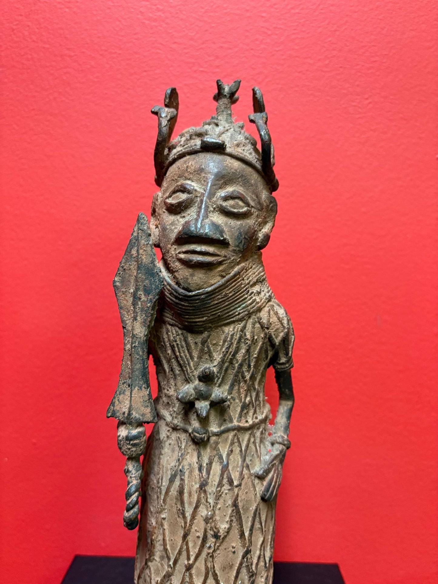 Fabulous 12 inch high antique African BENIN bronze statue of a woman warrior  fabulous patina and 2.63 kg  well detailed  Benin bronze -