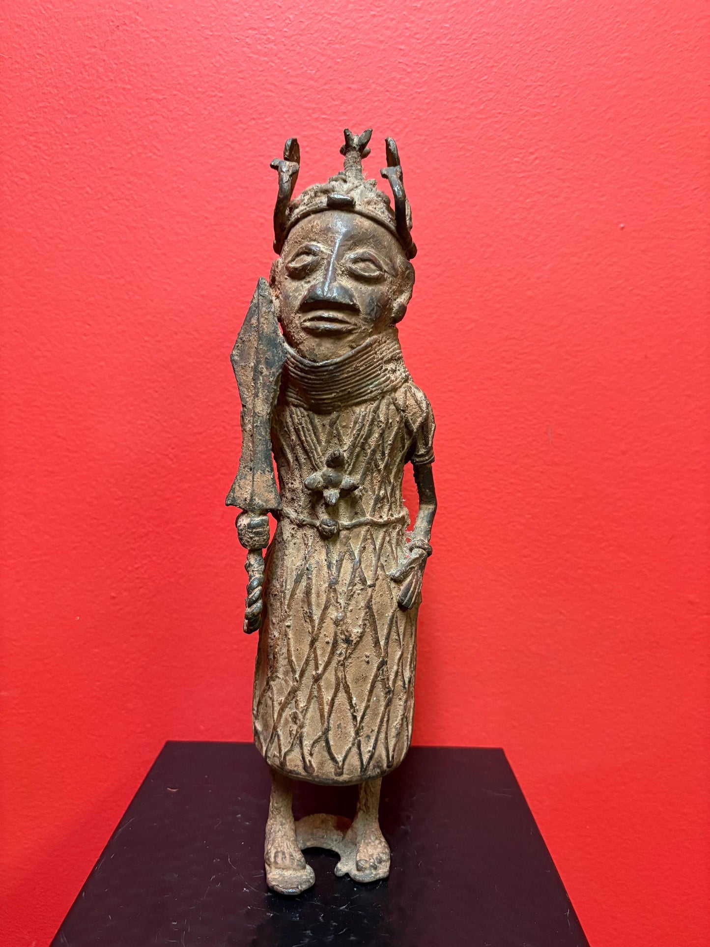 Fabulous 12 inch high antique African BENIN bronze statue of a woman warrior  fabulous patina and 2.63 kg  well detailed  Benin bronze -