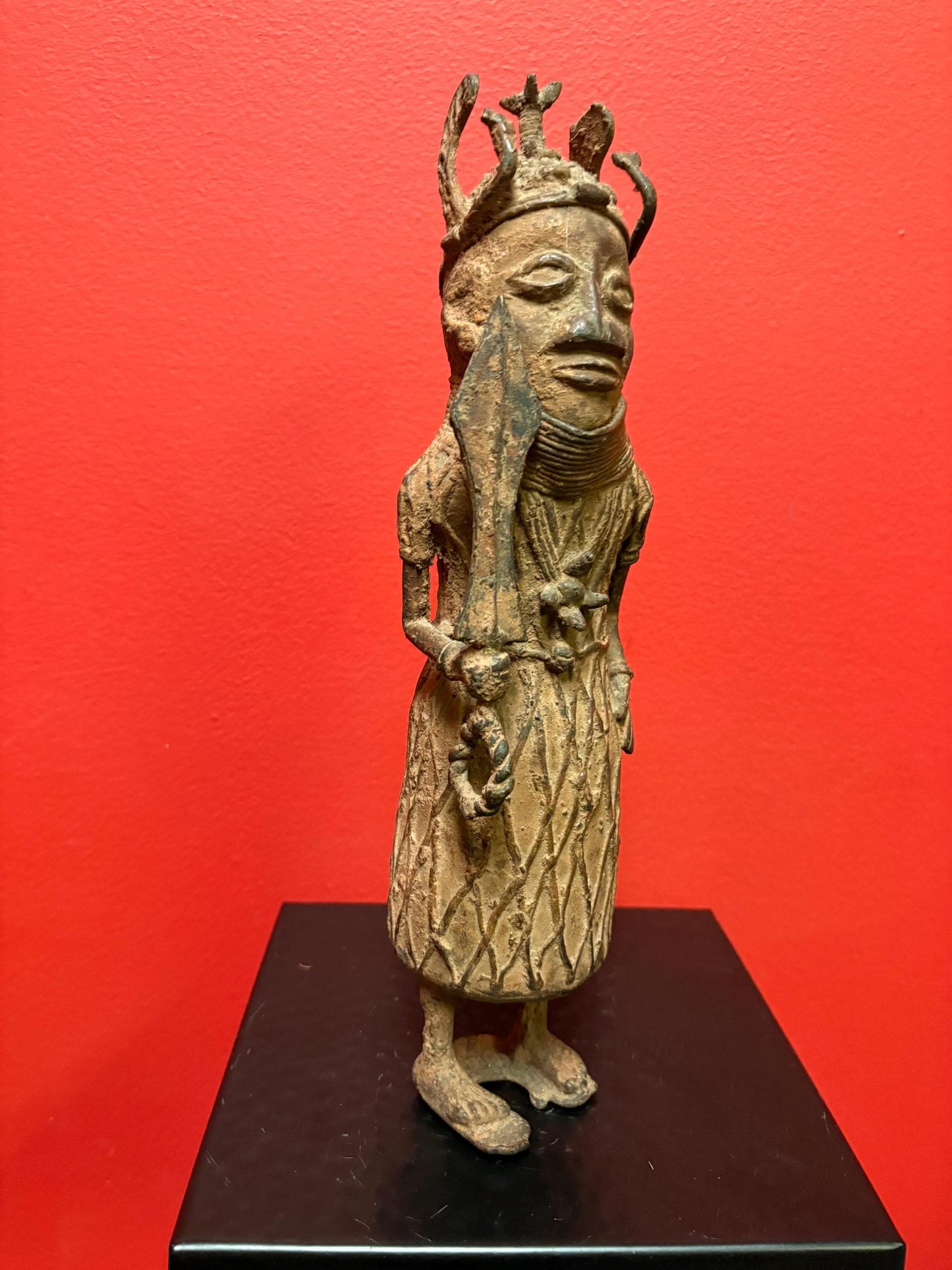 Fabulous 12 inch high antique African BENIN bronze statue of a woman warrior  fabulous patina and 2.63 kg  well detailed  Benin bronze -