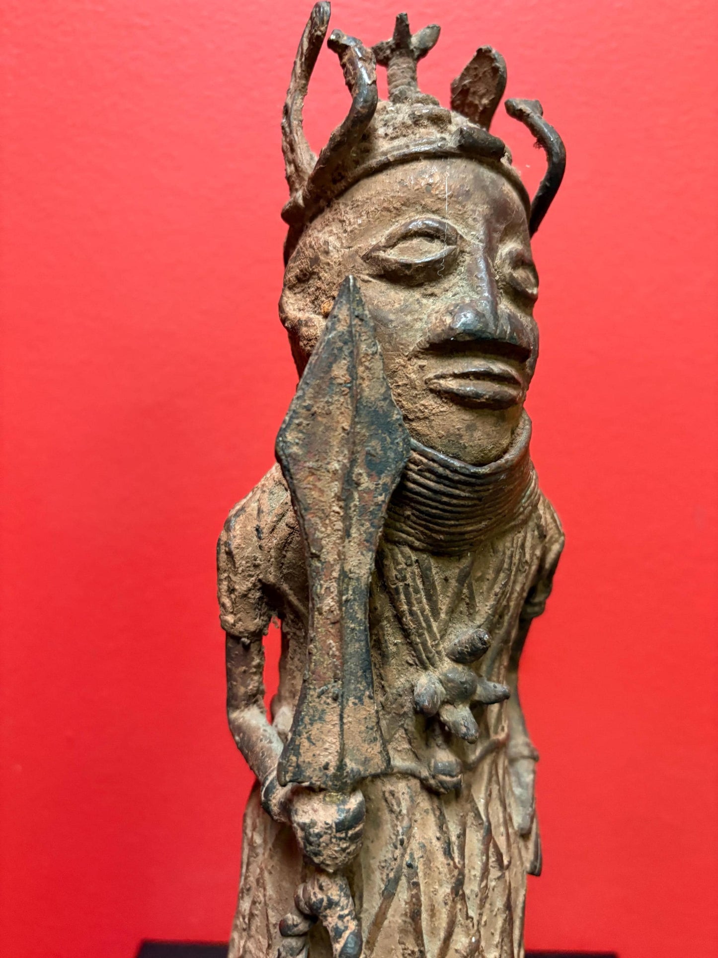 Fabulous 12 inch high antique African BENIN bronze statue of a woman warrior  fabulous patina and 2.63 kg  well detailed  Benin bronze -