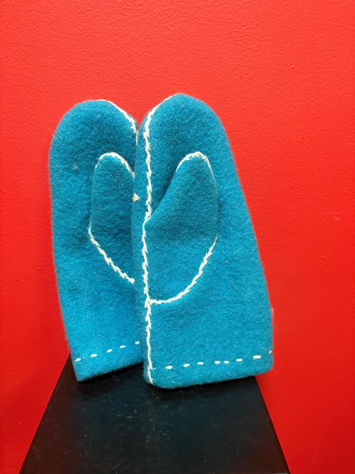 Beautiful Inuit felt antique felt mittens  11 x 5 wide  beautiful condition  very rare  could be worn or collected